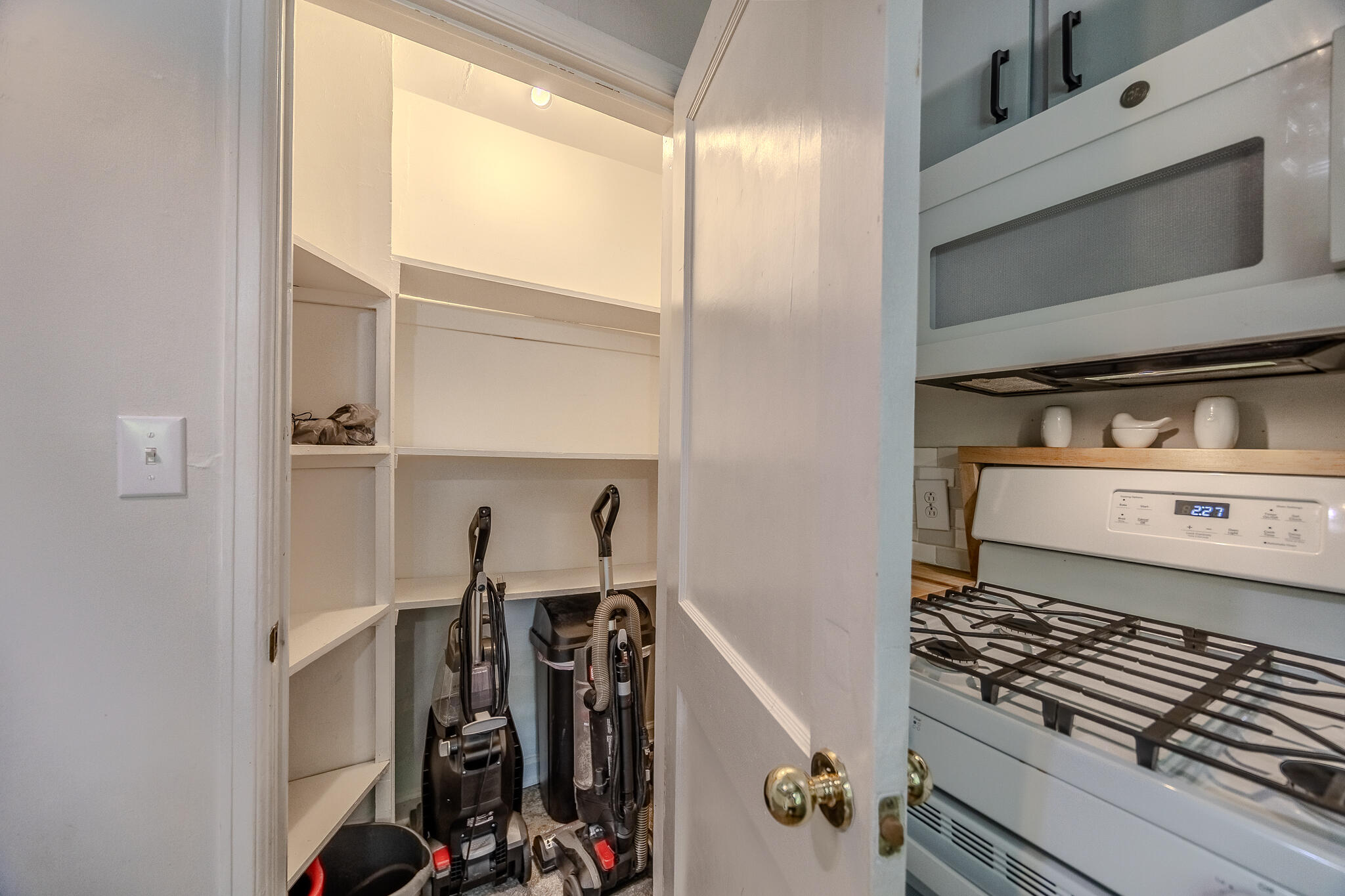 243 East Burford Street Property Photo 10