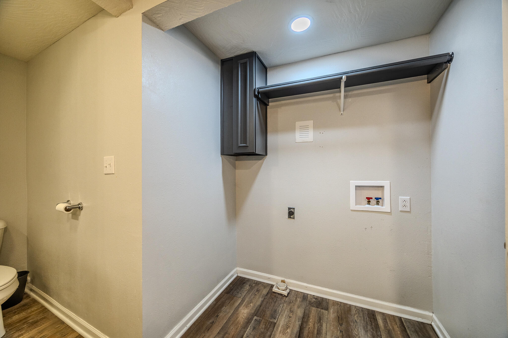 243 East Burford Street Property Photo 14