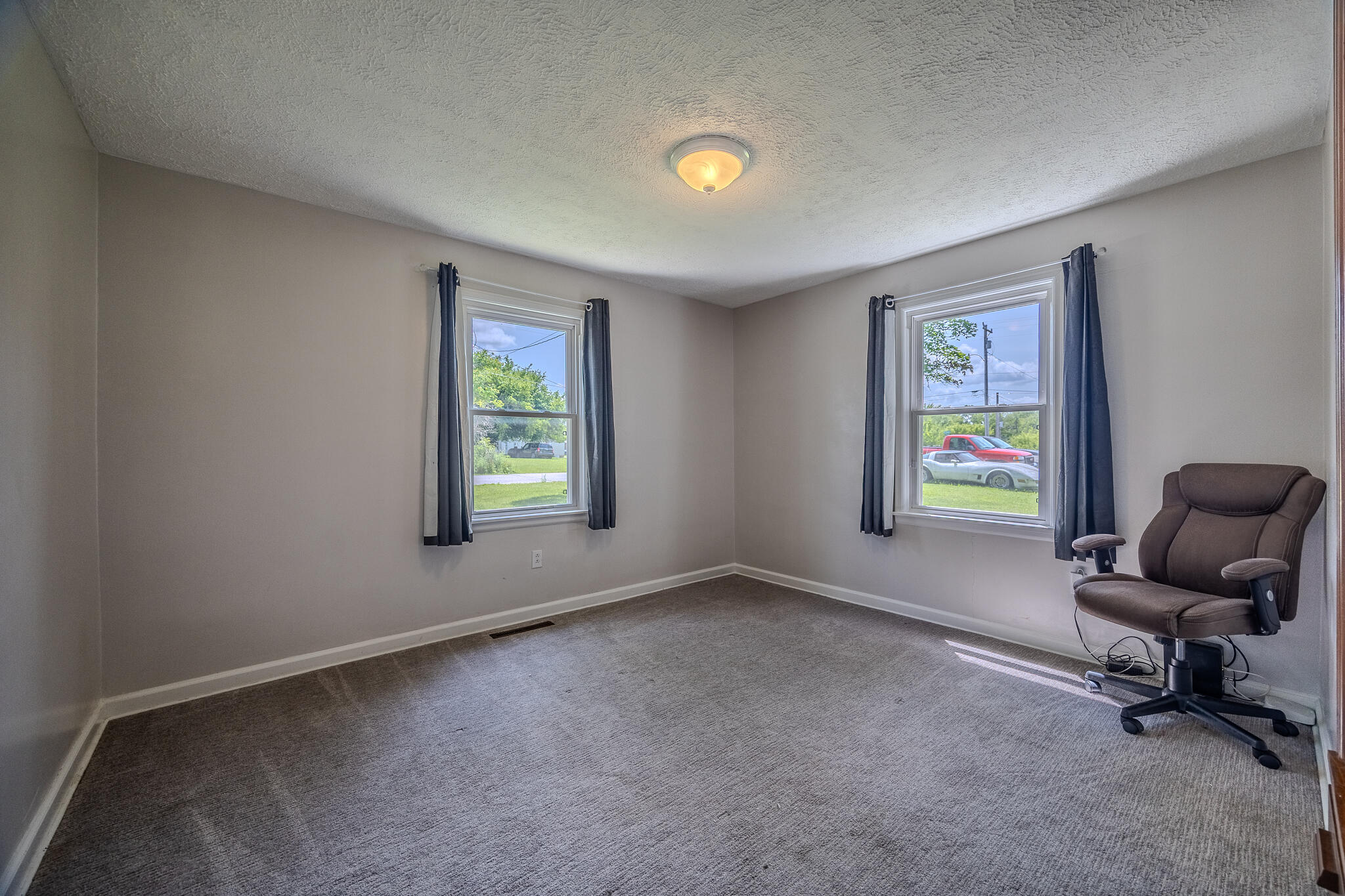 243 East Burford Street Property Photo 17