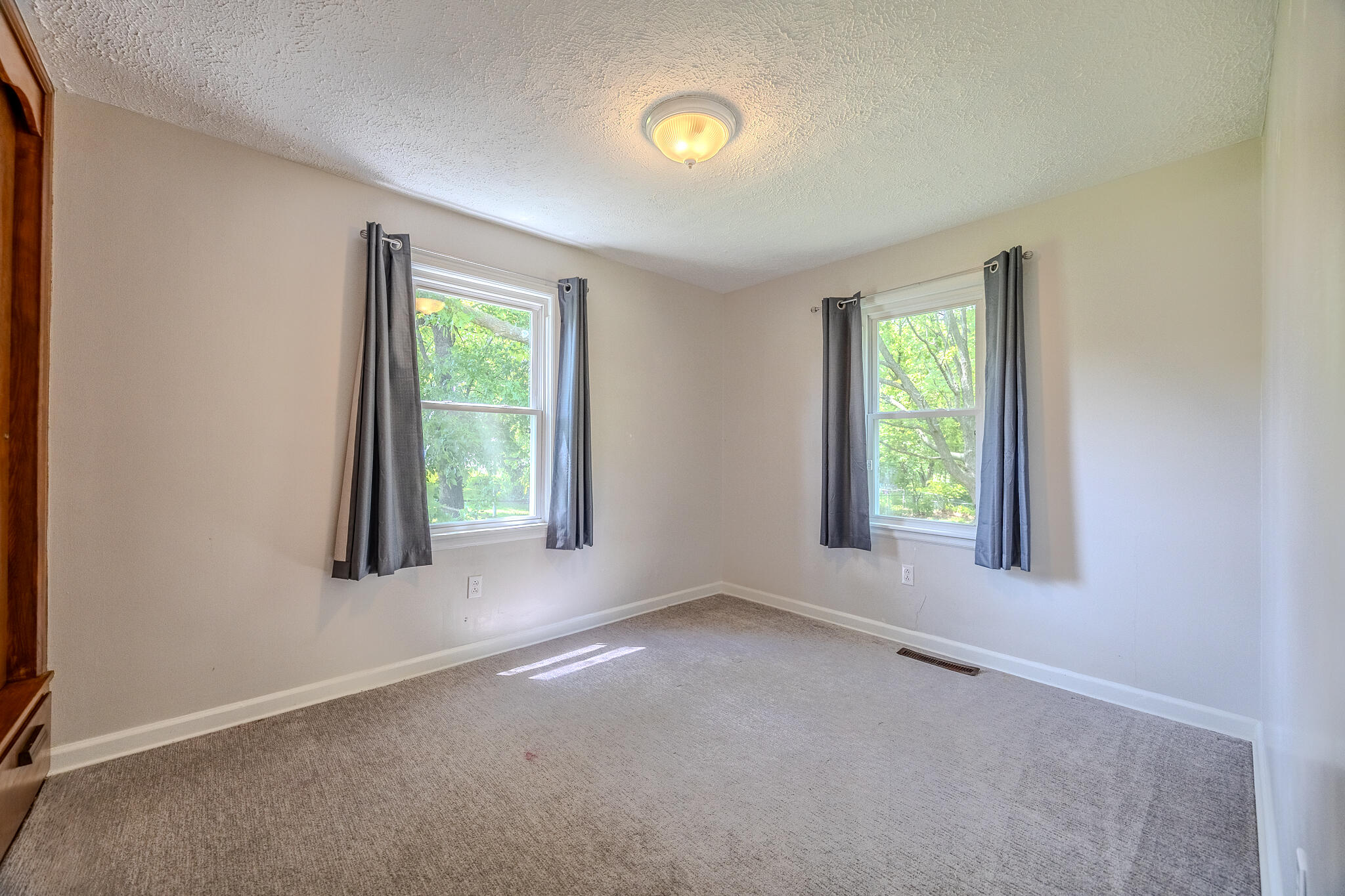 243 East Burford Street Property Photo 19