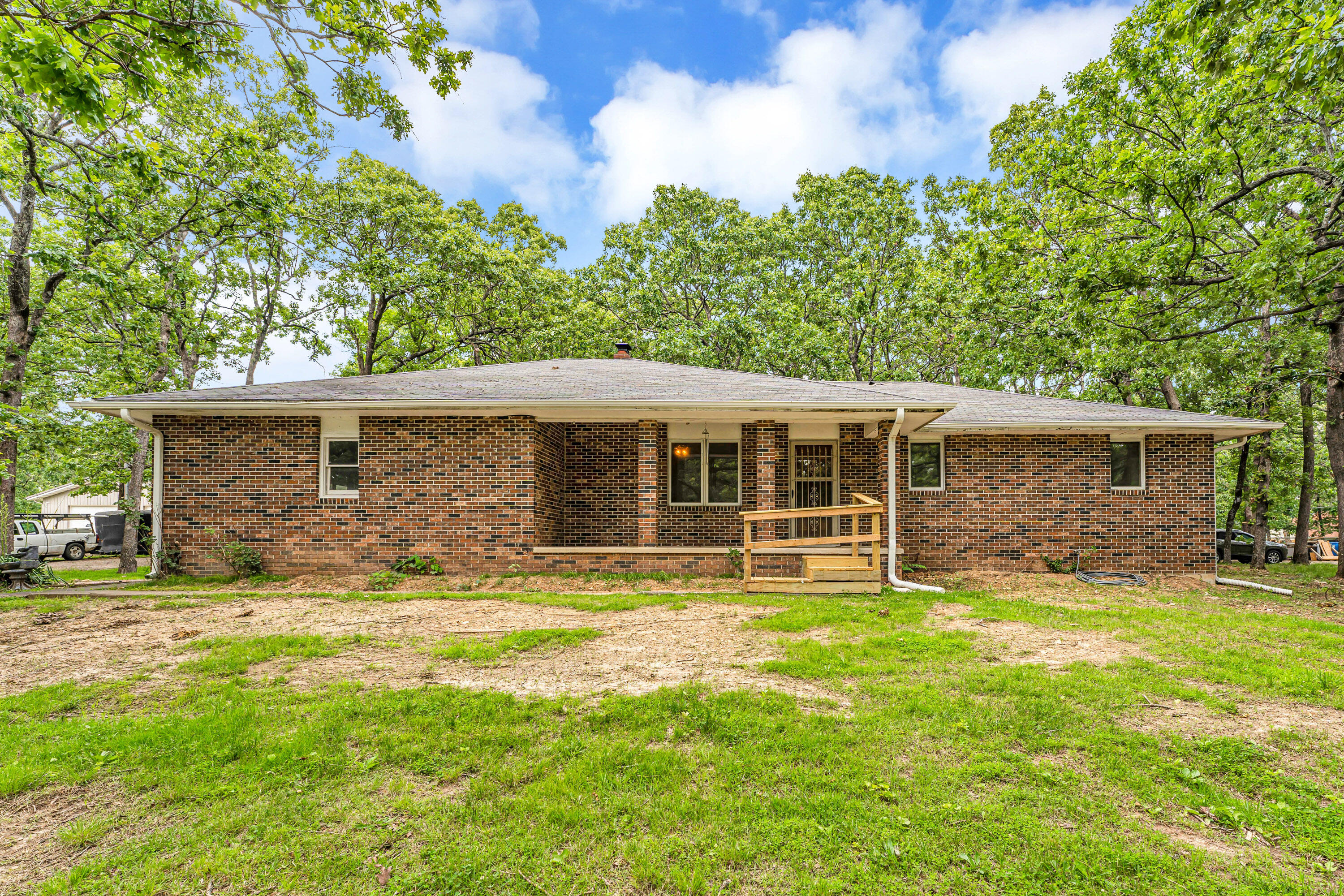 1061 Brentwood Drive Property Photo 1
