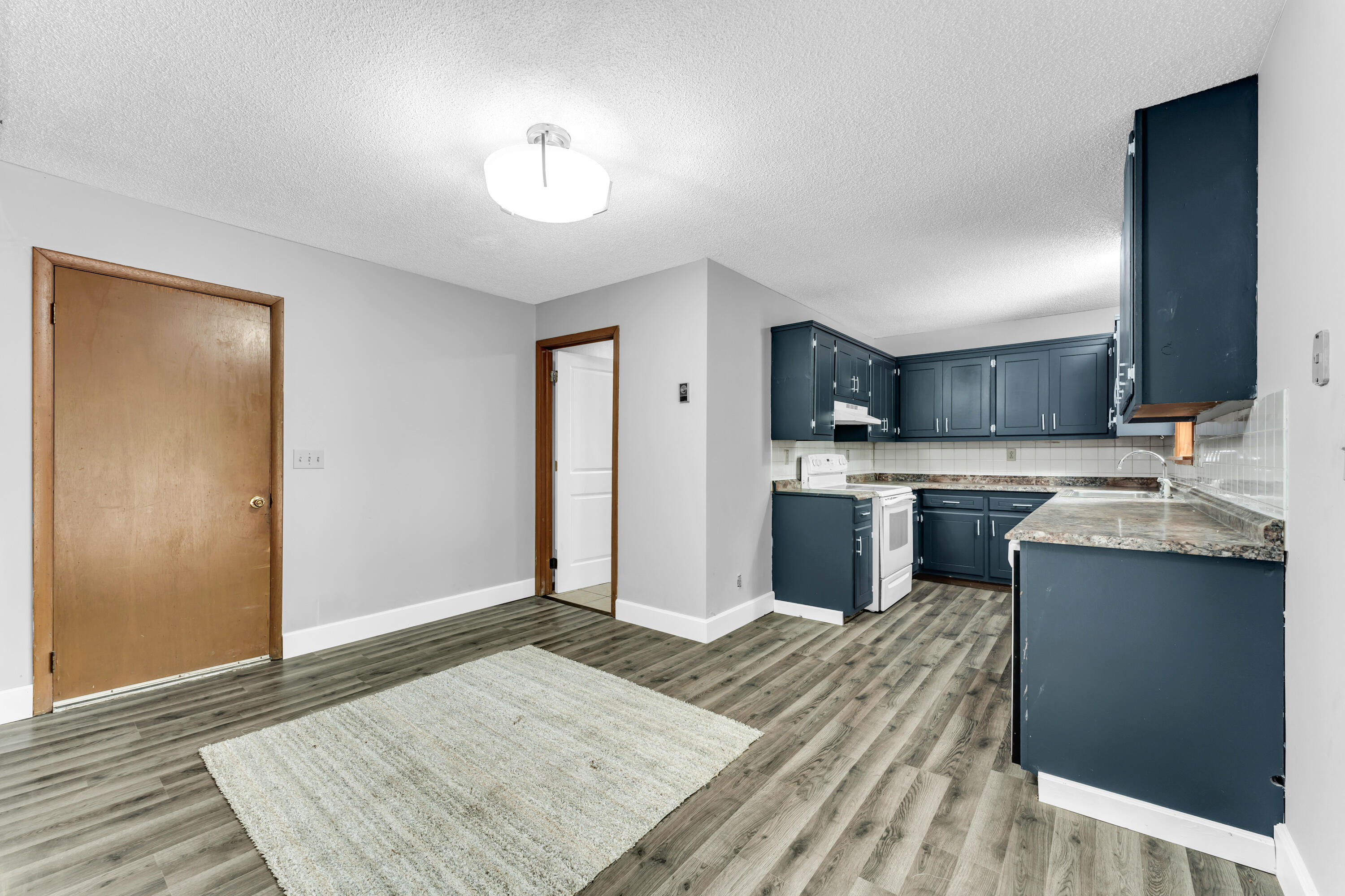 1061 Brentwood Drive Property Photo 6
