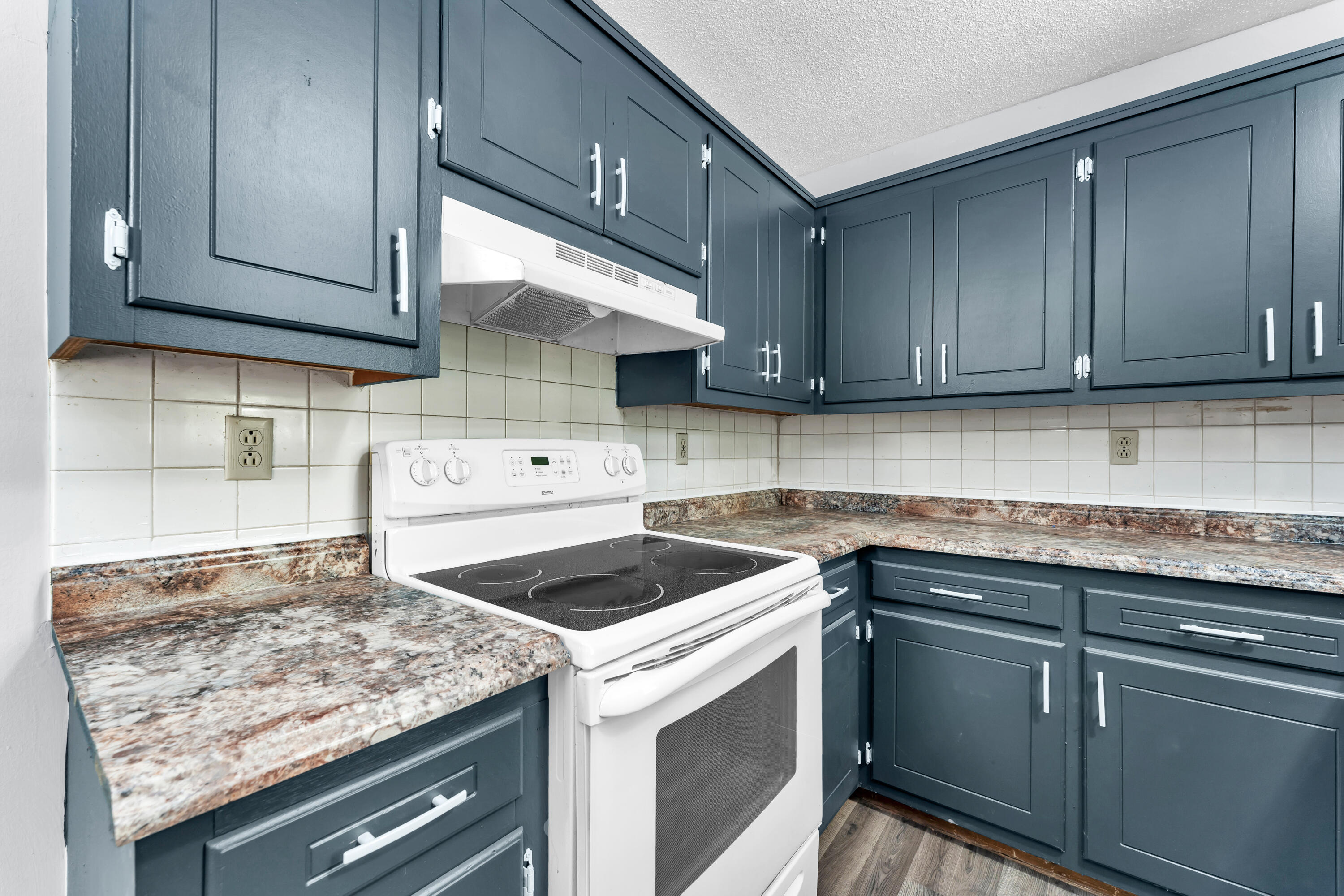 1061 Brentwood Drive Property Photo 8
