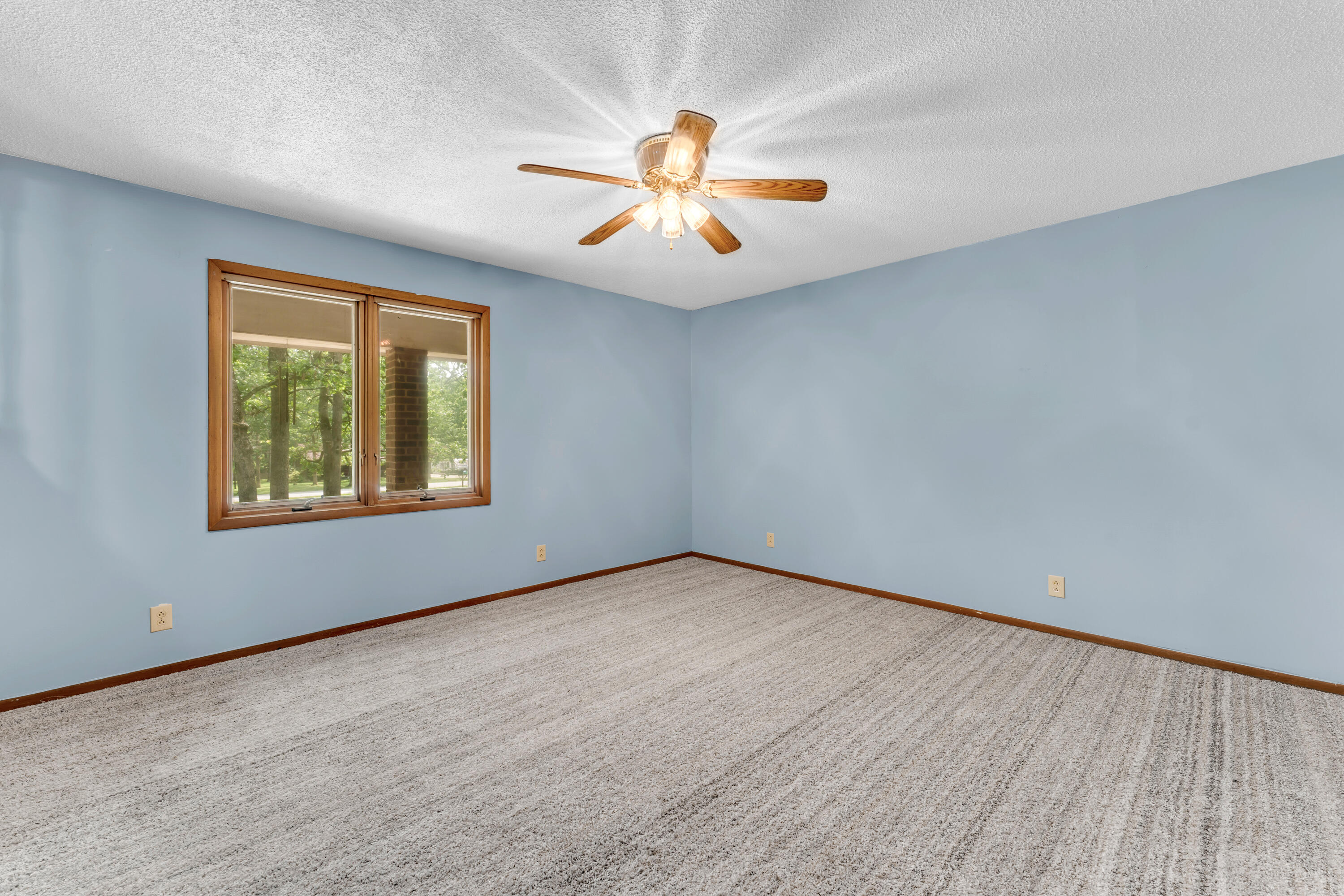 1061 Brentwood Drive Property Photo 11