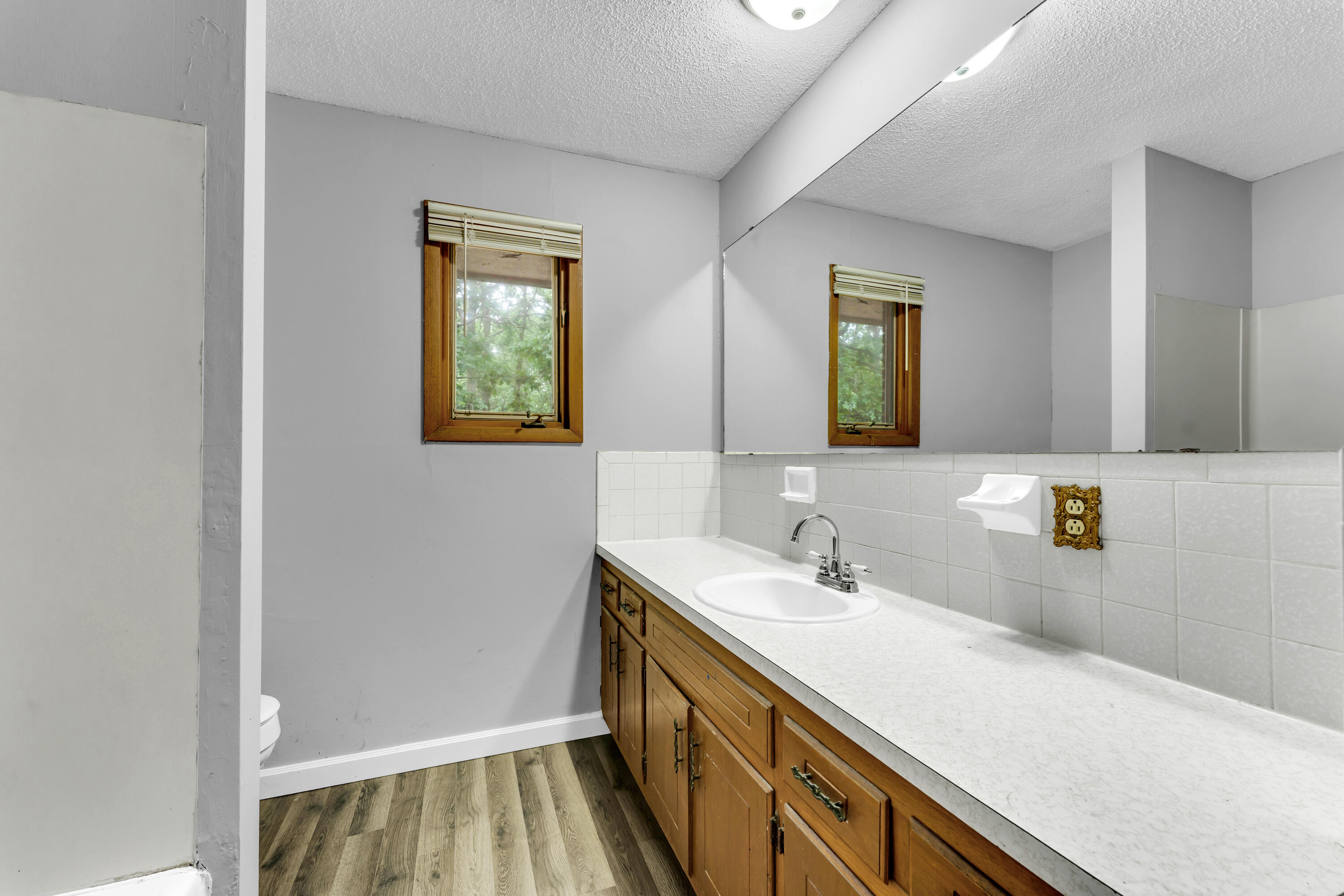 1061 Brentwood Drive Property Photo 21