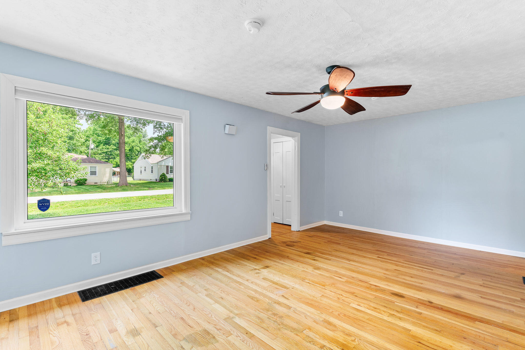 616 West Silsby Street Property Photo 5
