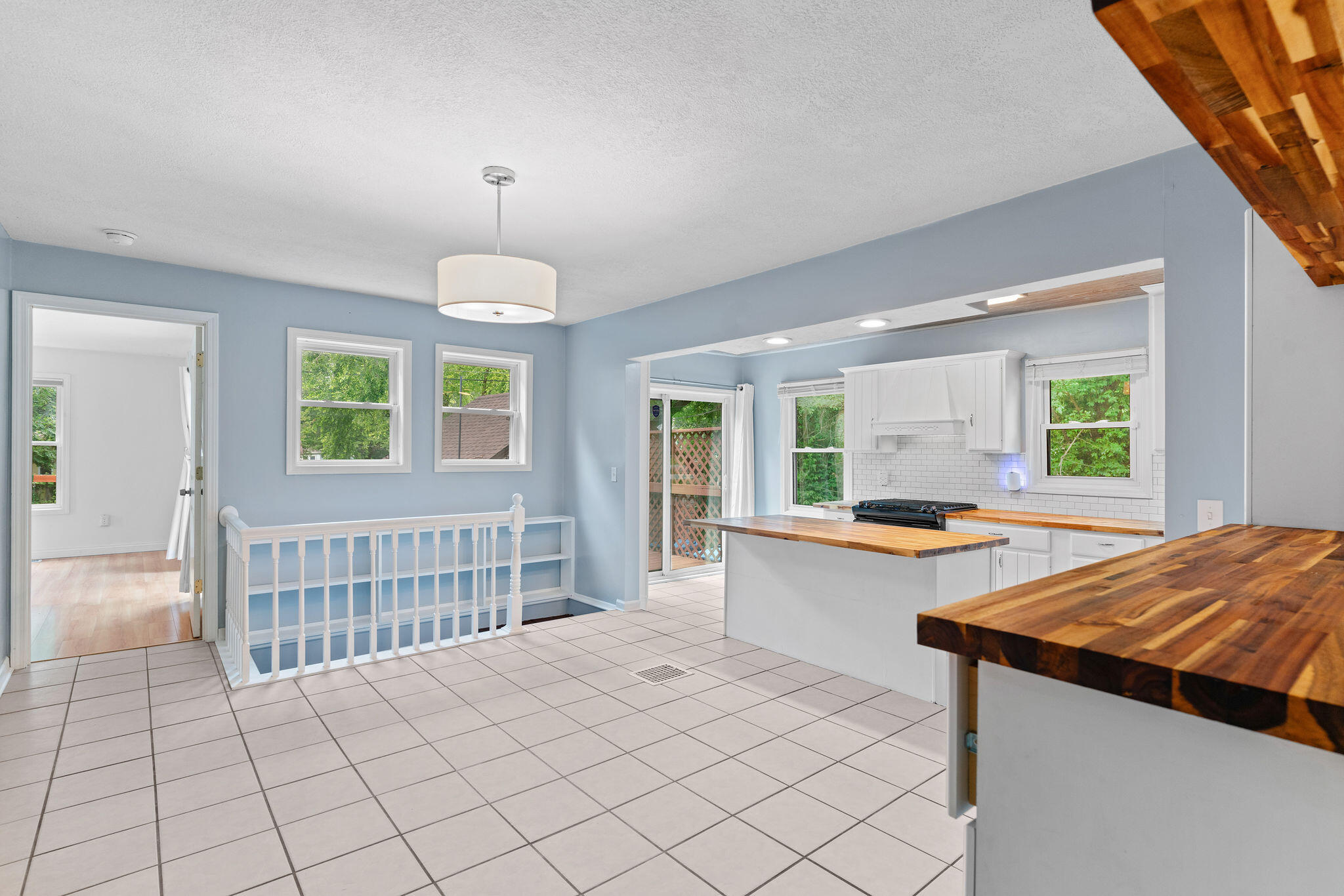616 West Silsby Street Property Photo 7
