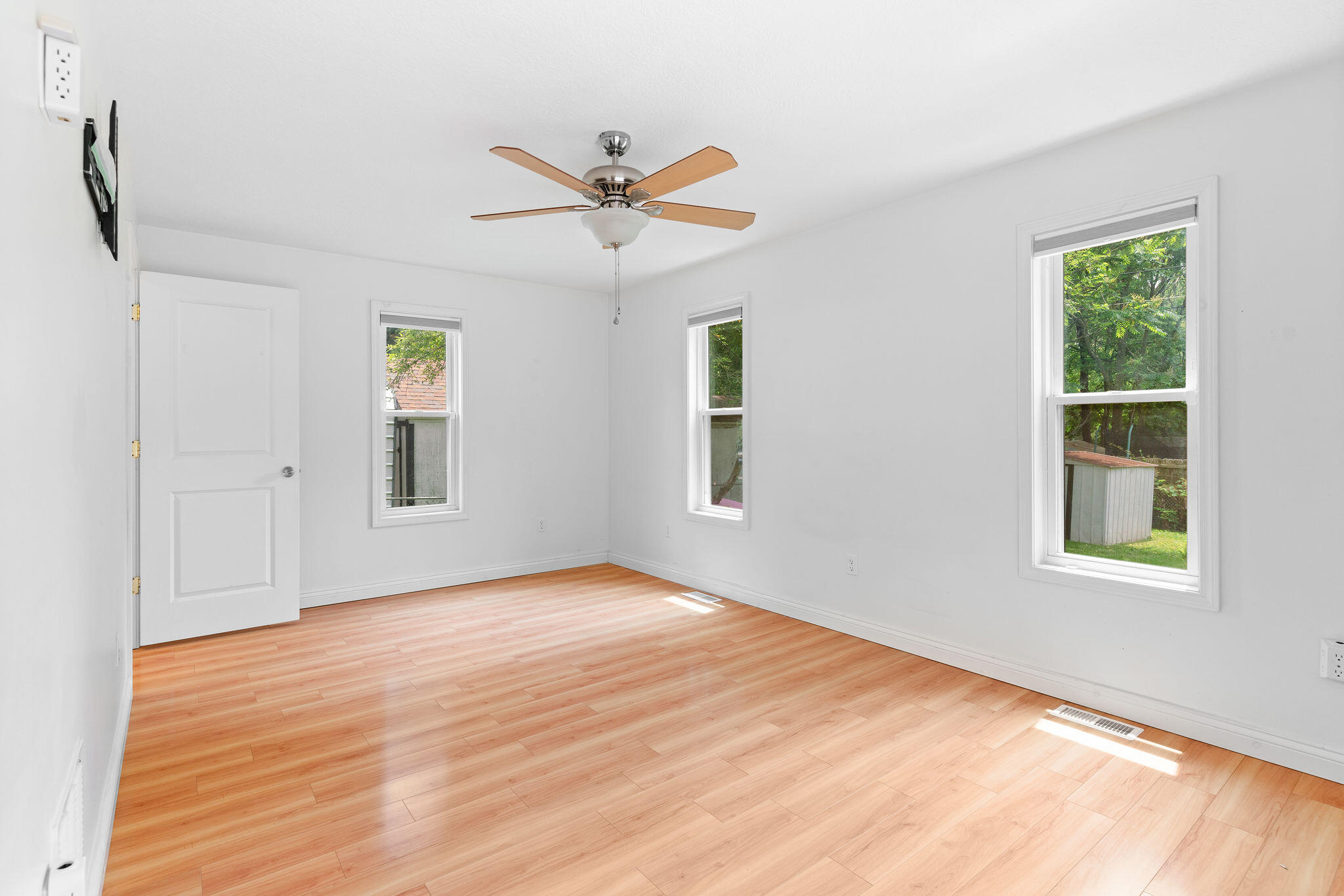 616 West Silsby Street Property Photo 14