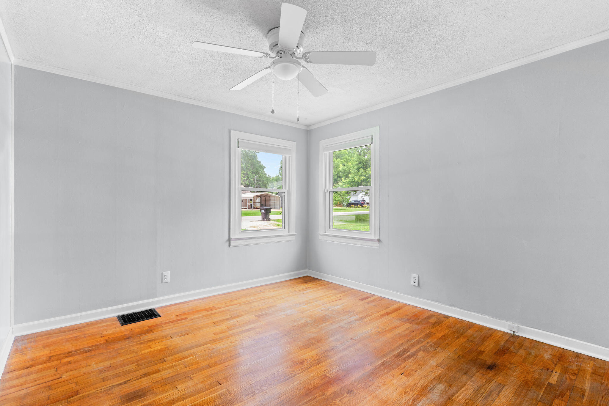 616 West Silsby Street Property Photo 18