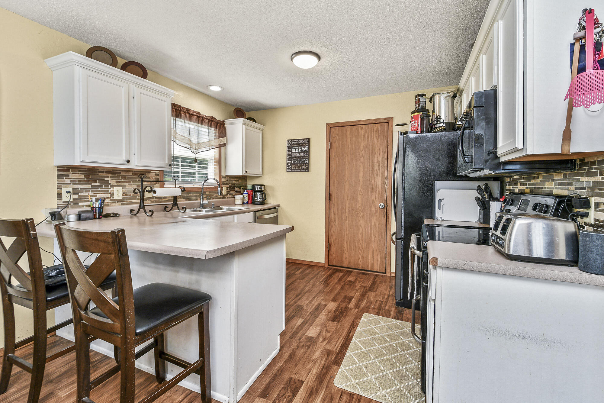 802 South Sunmeadow Drive Property Photo 11