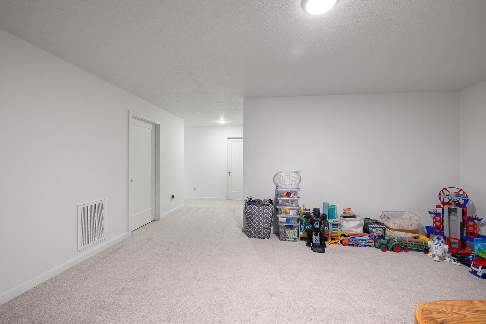 1118 East Lakota Street Property Photo 34