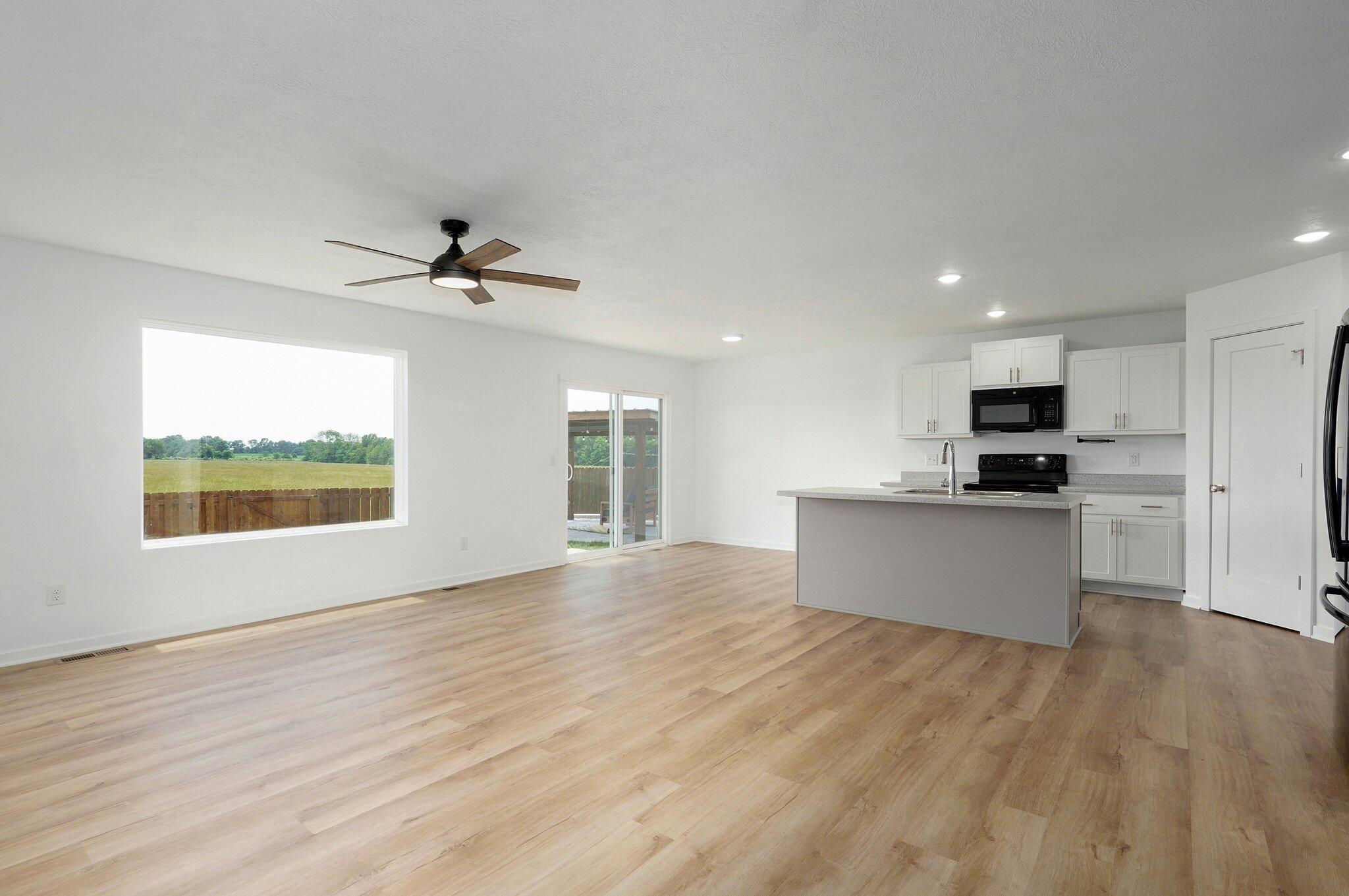 1158 West Holly Street Property Photo 7