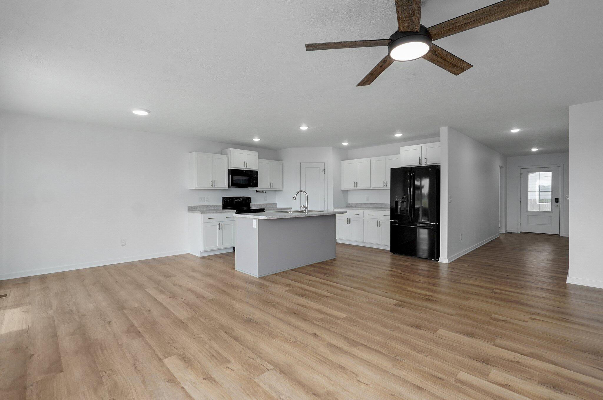 1158 West Holly Street Property Photo 8