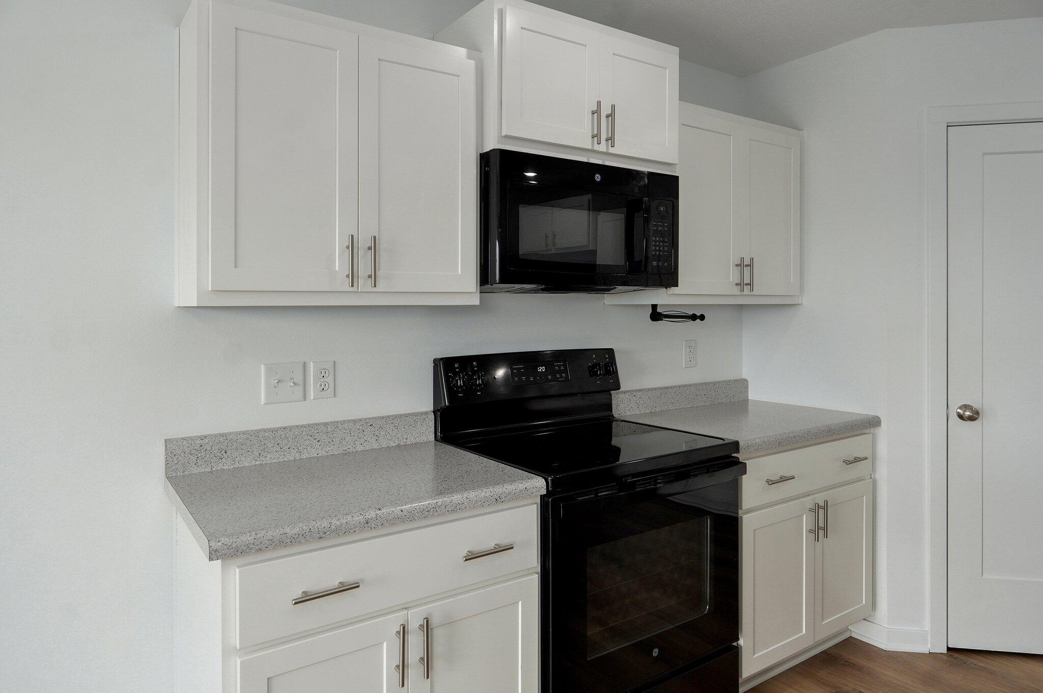 1158 West Holly Street Property Photo 10