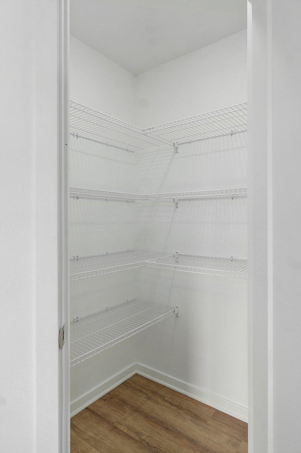 1158 West Holly Street Property Photo 12