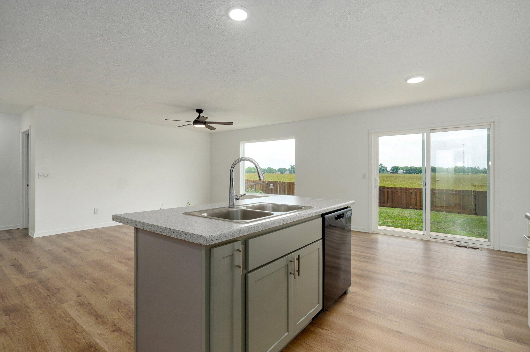 1158 West Holly Street Property Photo 13