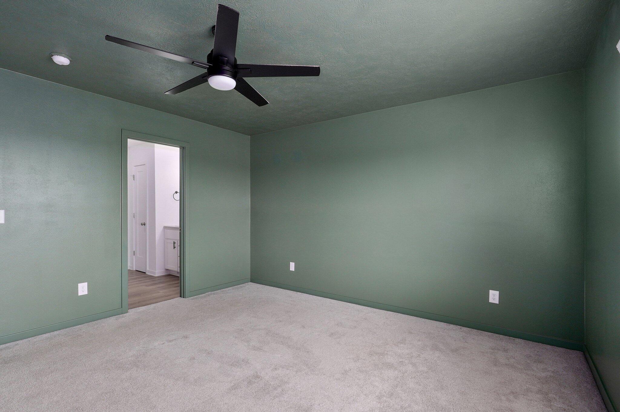 1158 West Holly Street Property Photo 20
