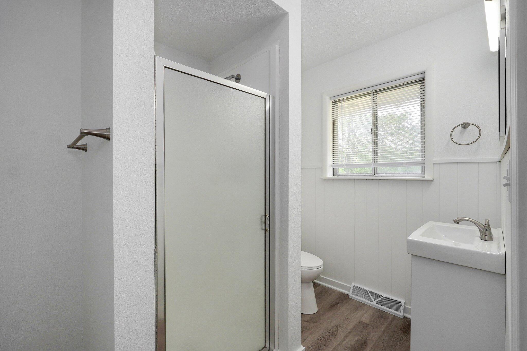 2710 East Linwood Street Property Photo 13