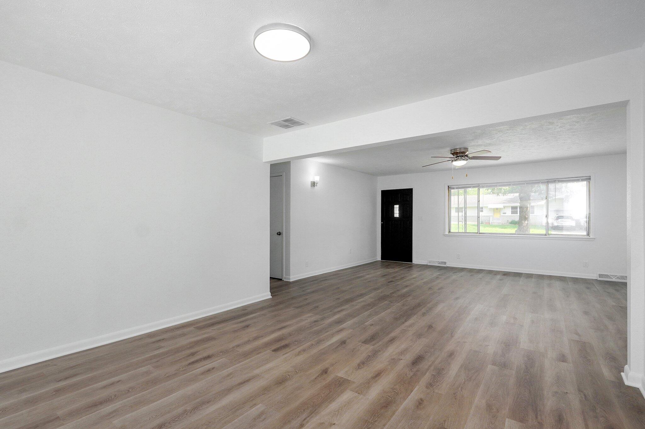 2710 East Linwood Street Property Photo 18
