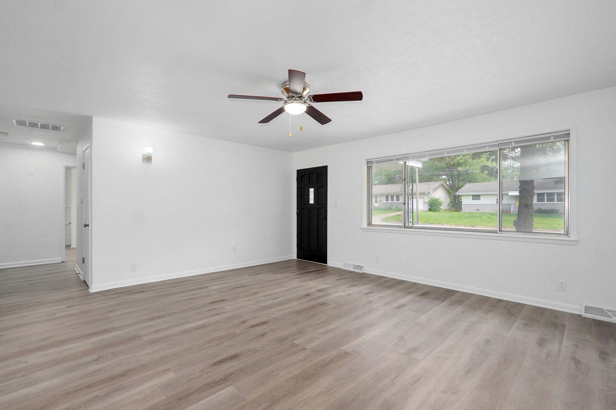 2710 East Linwood Street Property Photo 20