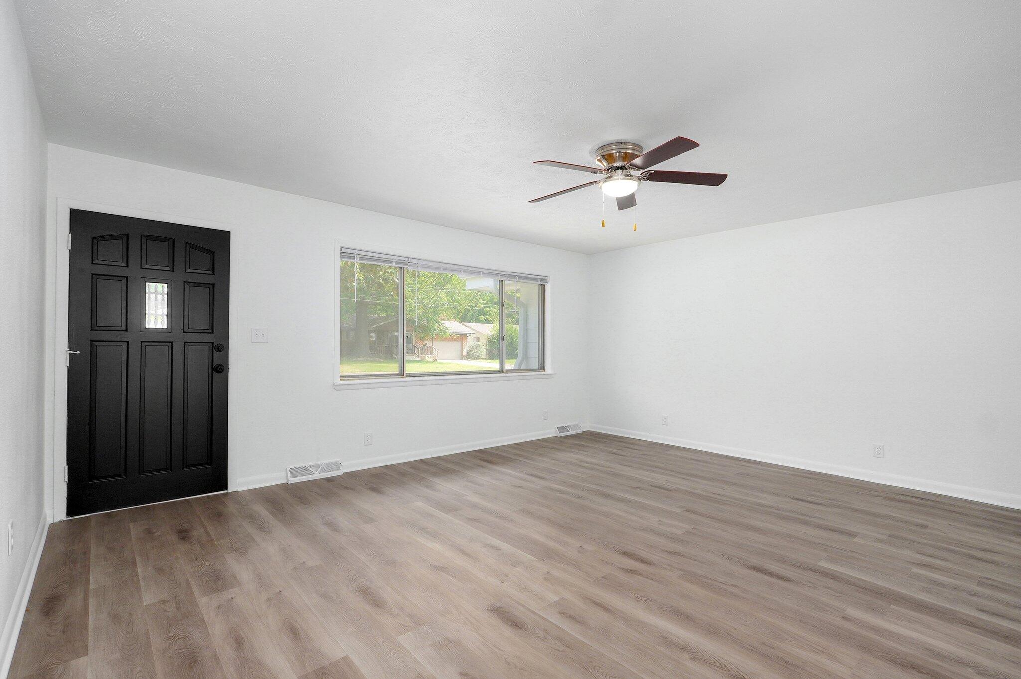 2710 East Linwood Street Property Photo 21