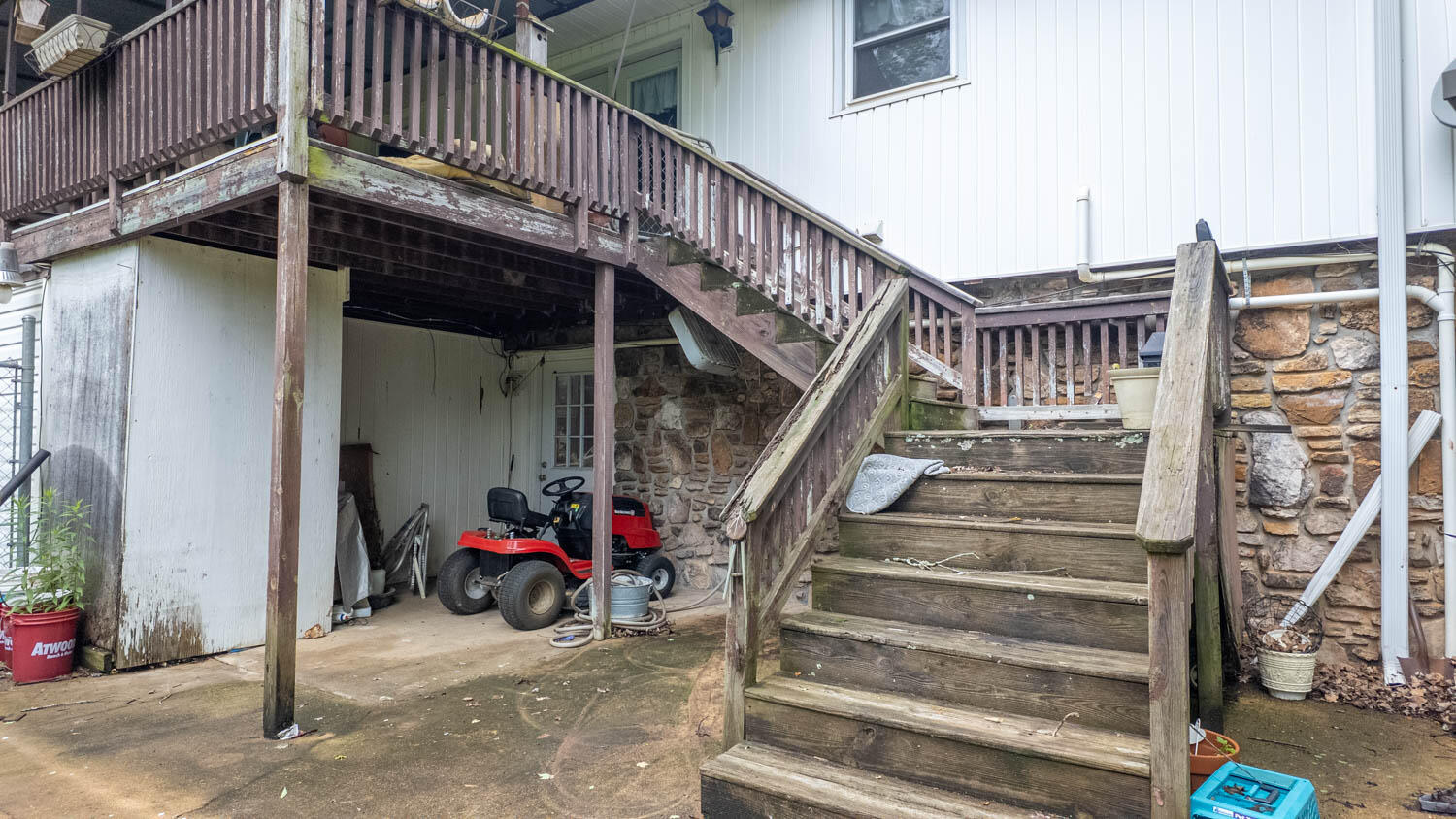 7042 County Road 220 Property Photo 5