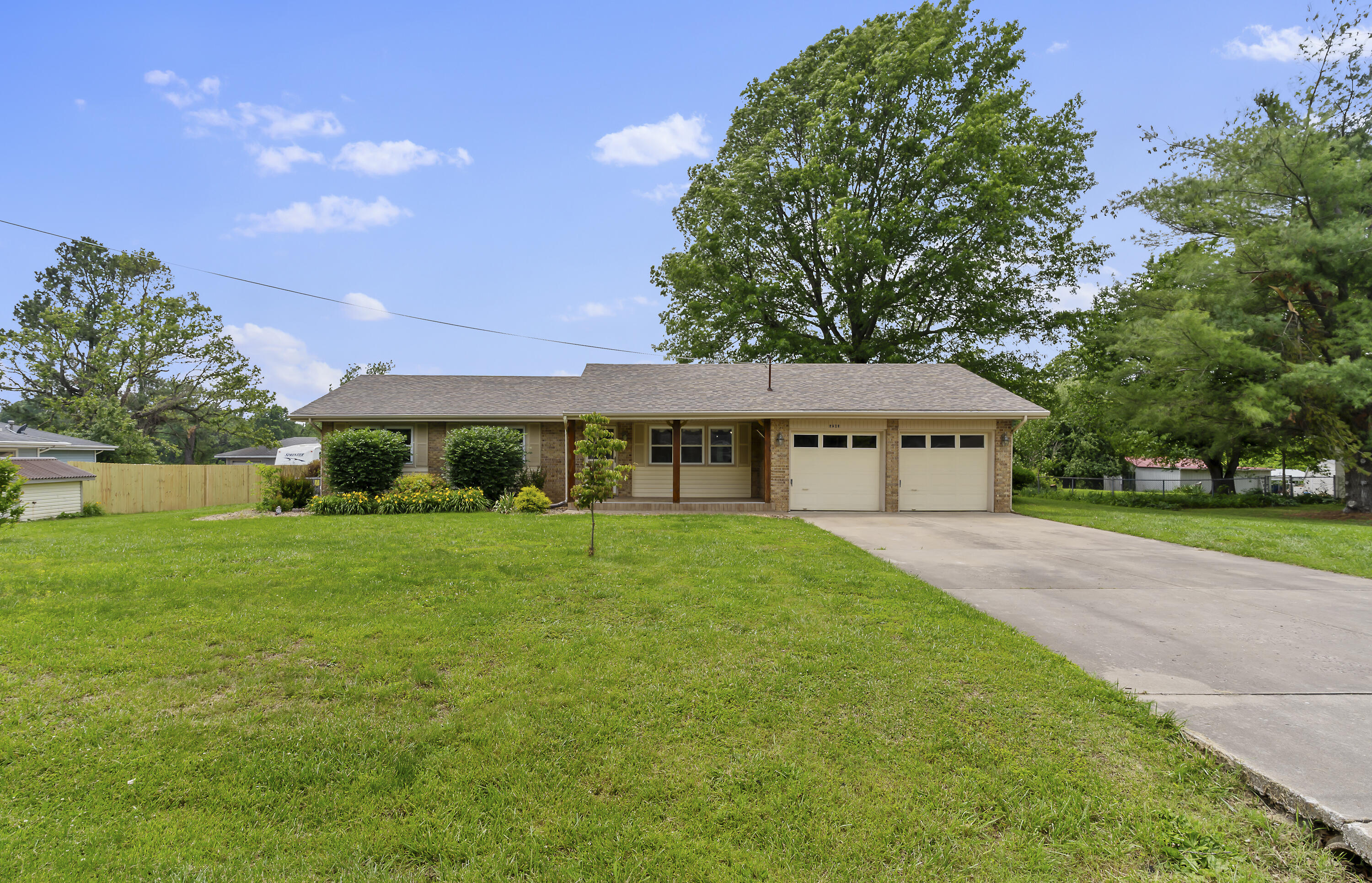 5263 North Crestwood Drive Property Photo 2