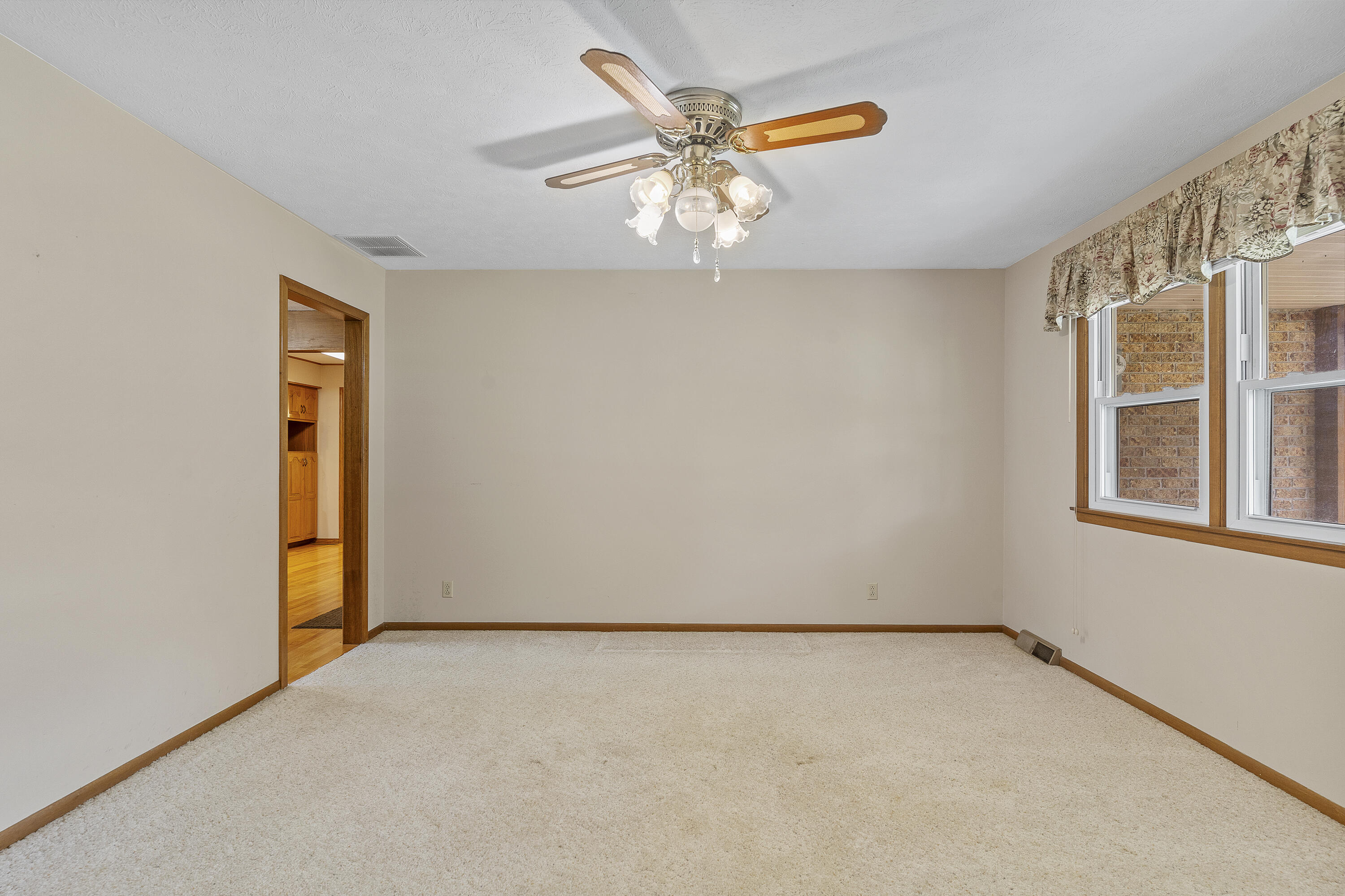 5263 North Crestwood Drive Property Photo 6