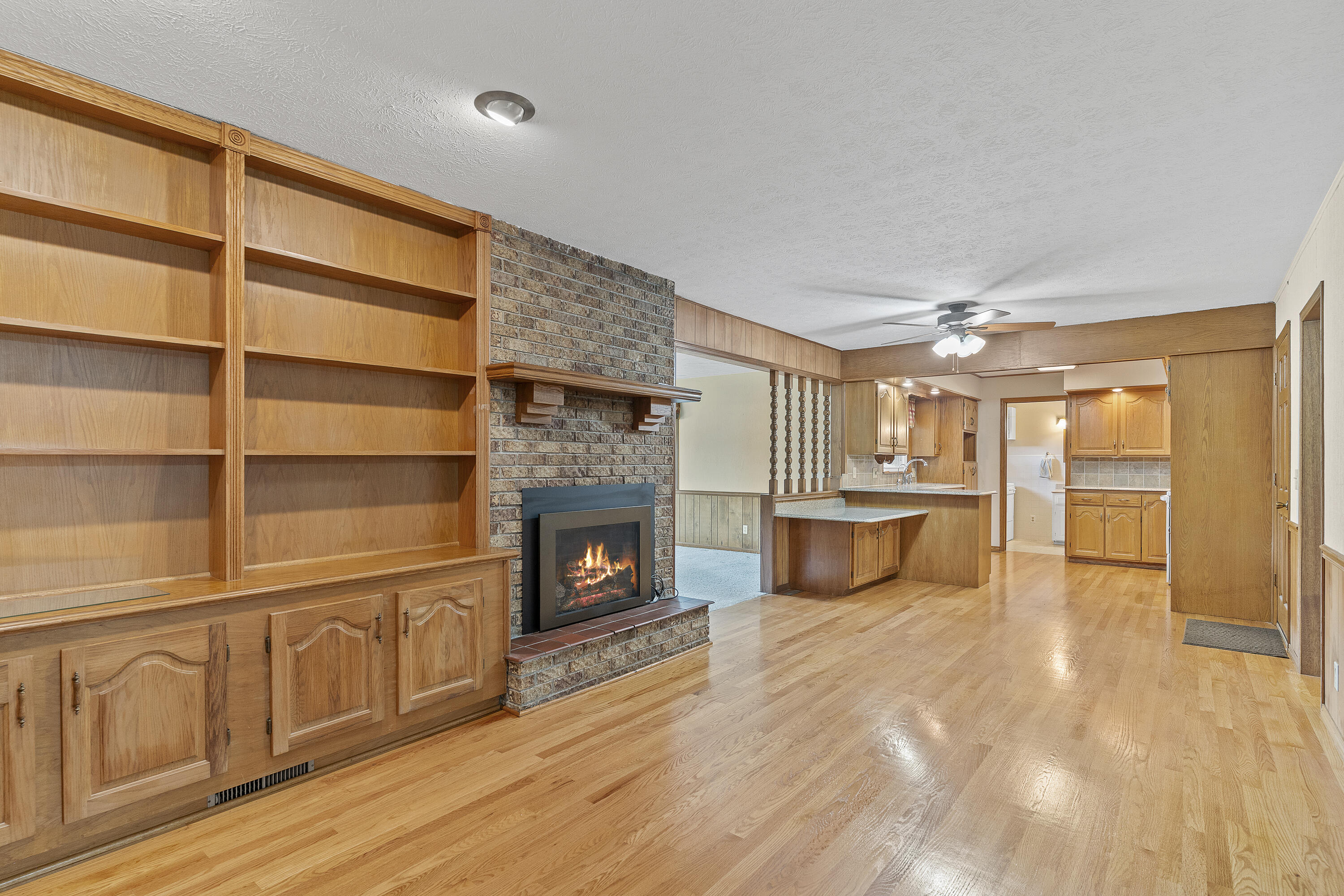 5263 North Crestwood Drive Property Photo 9