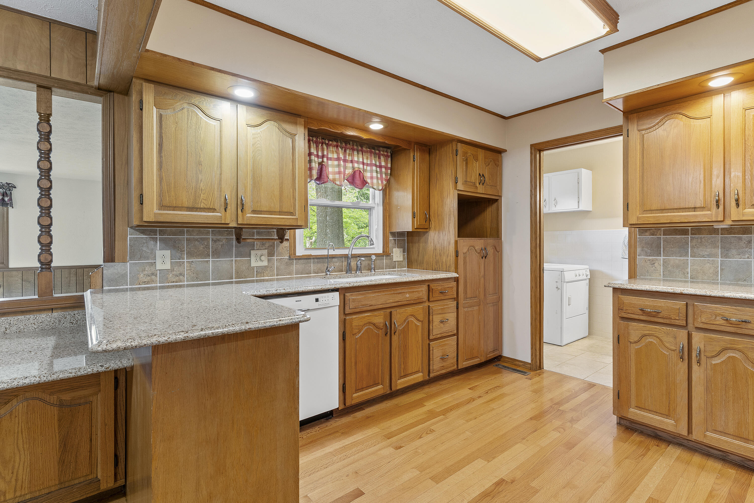 5263 North Crestwood Drive Property Photo 13