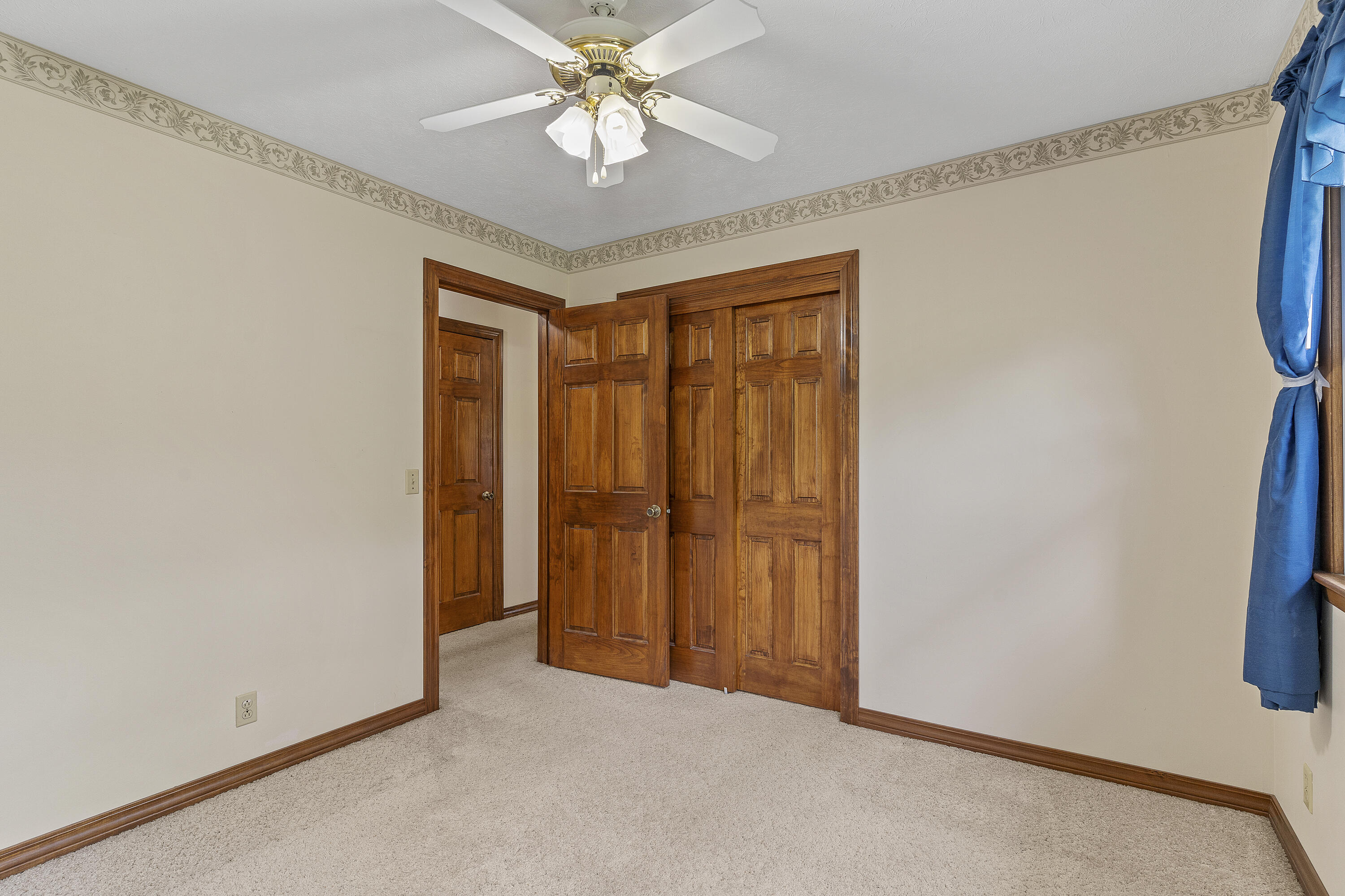 5263 North Crestwood Drive Property Photo 34