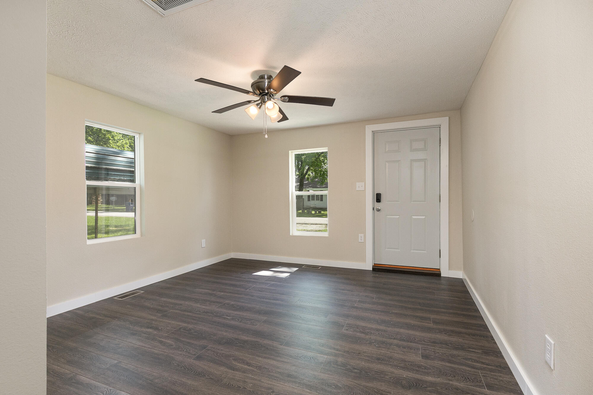 1819 North Tyler Avenue Property Photo 7