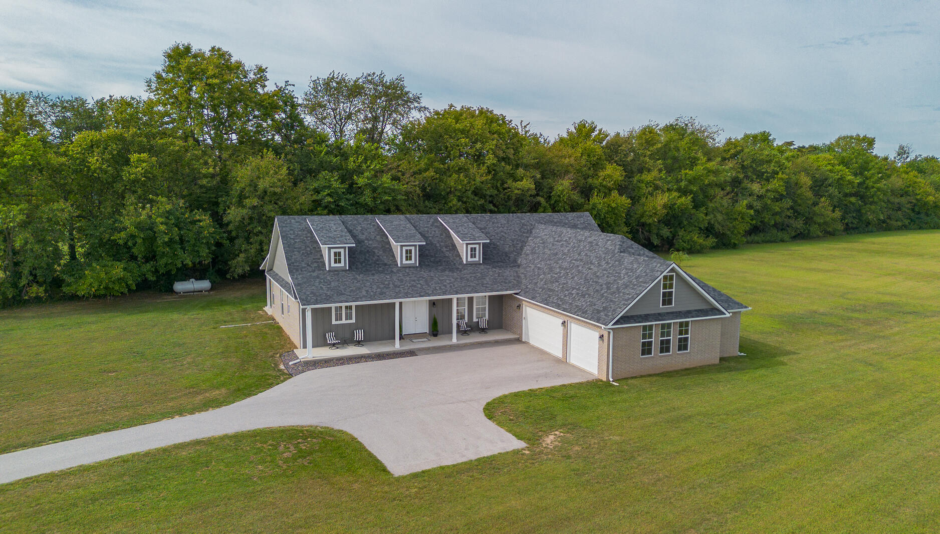 2291 South Farm Road 107 Property Photo 1