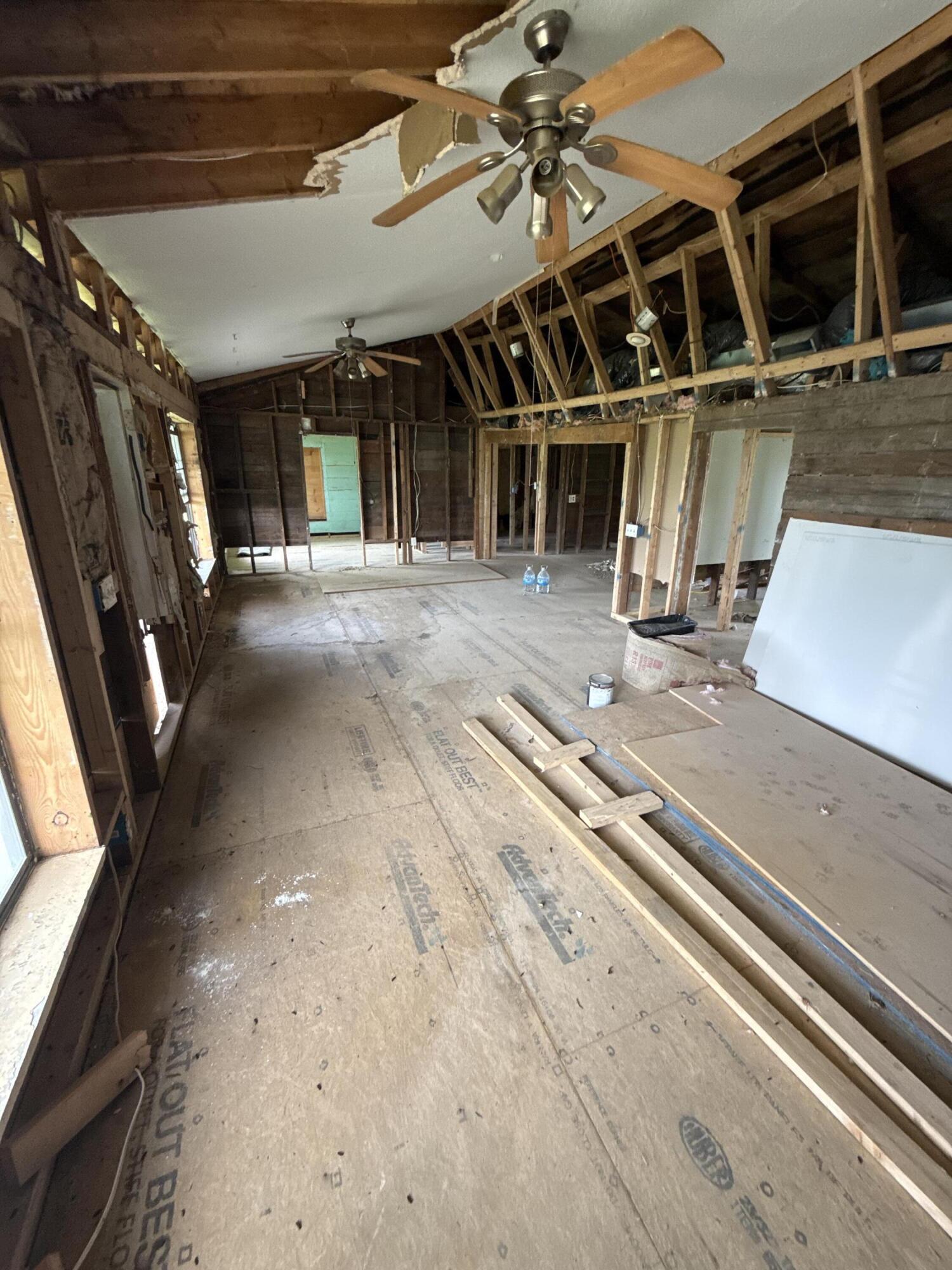 10103 East 1st Street Property Photo 3