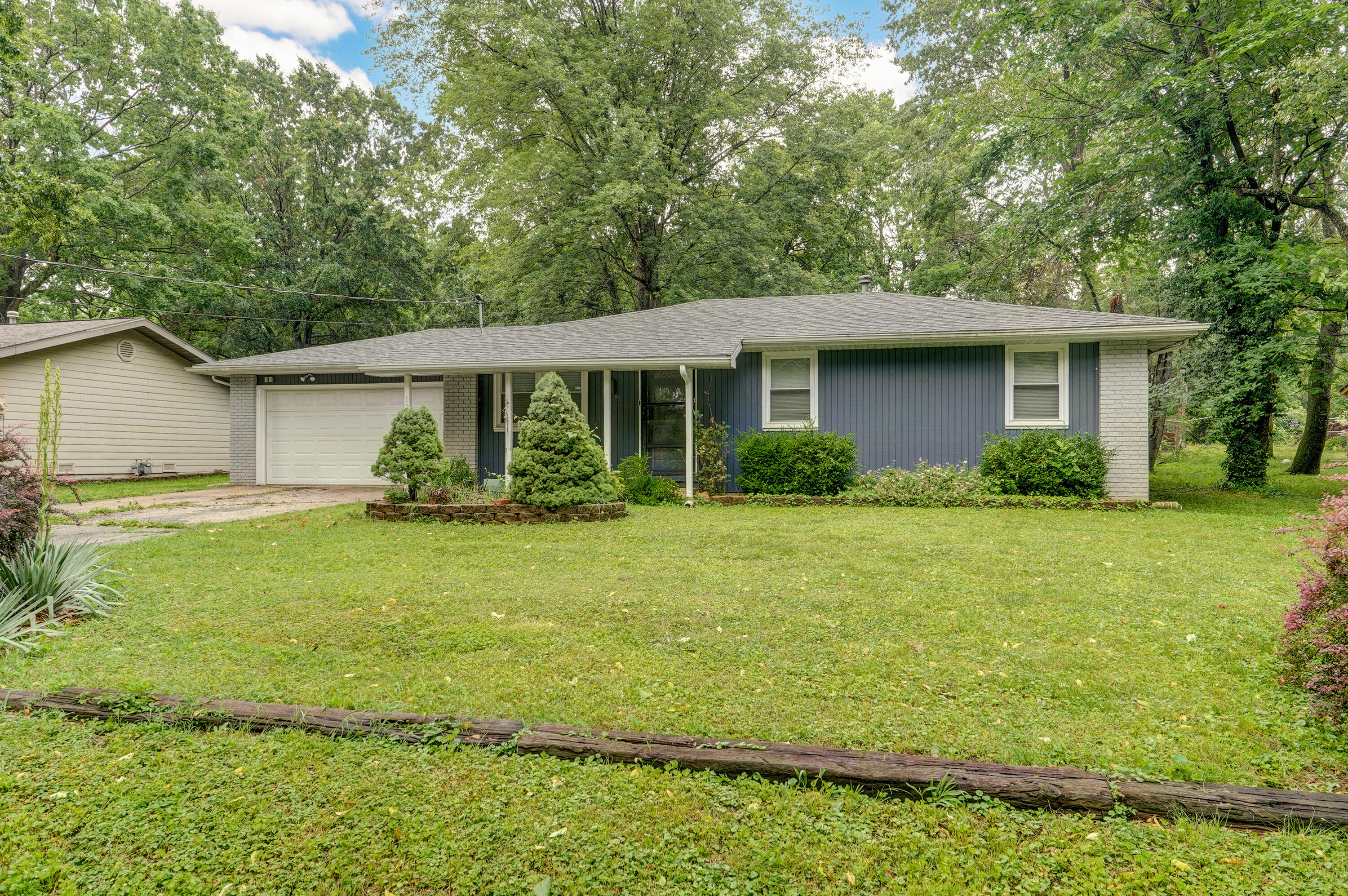 1262 South Brite Avenue Property Photo 1