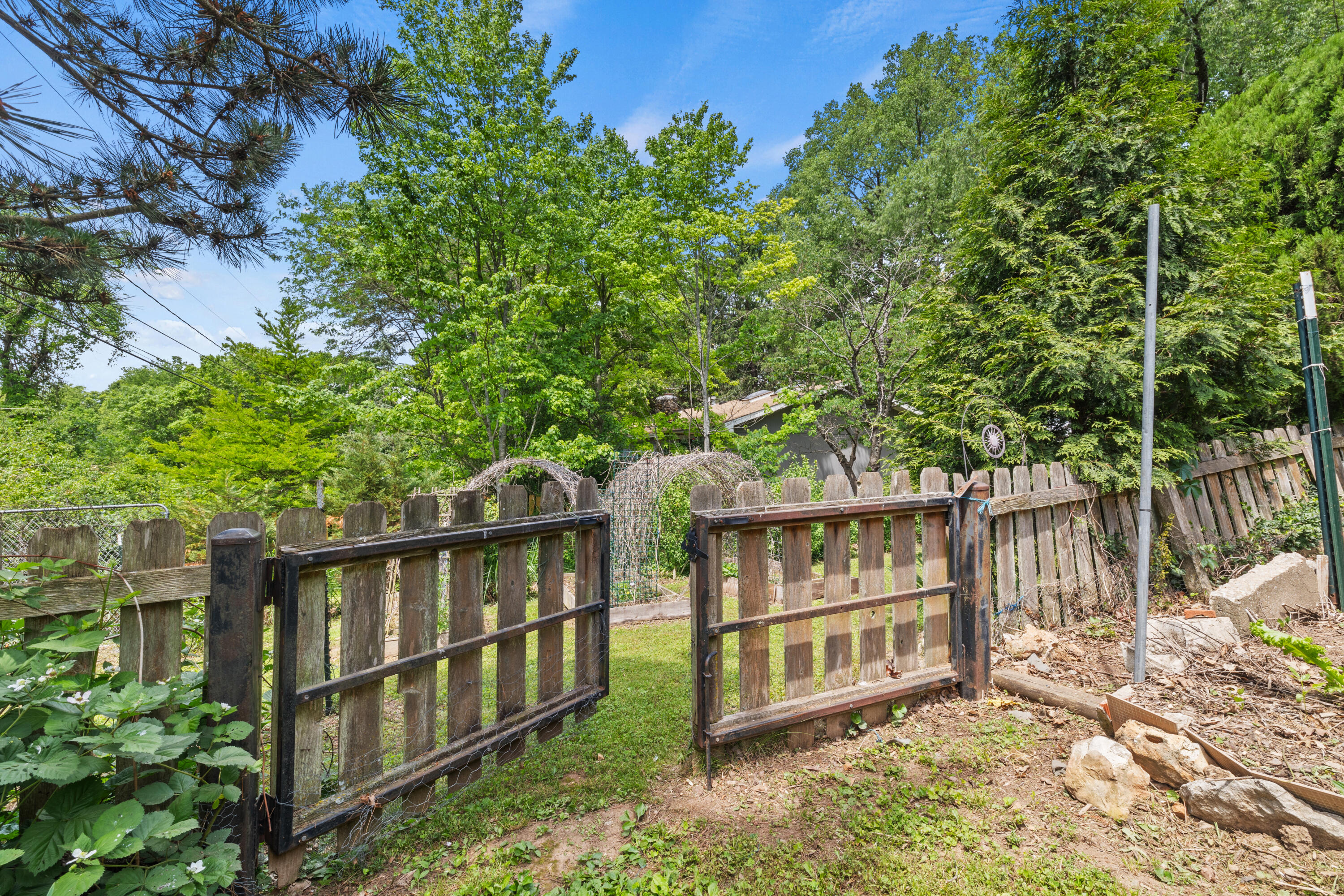 2218 East Cardinal Street Property Photo 49