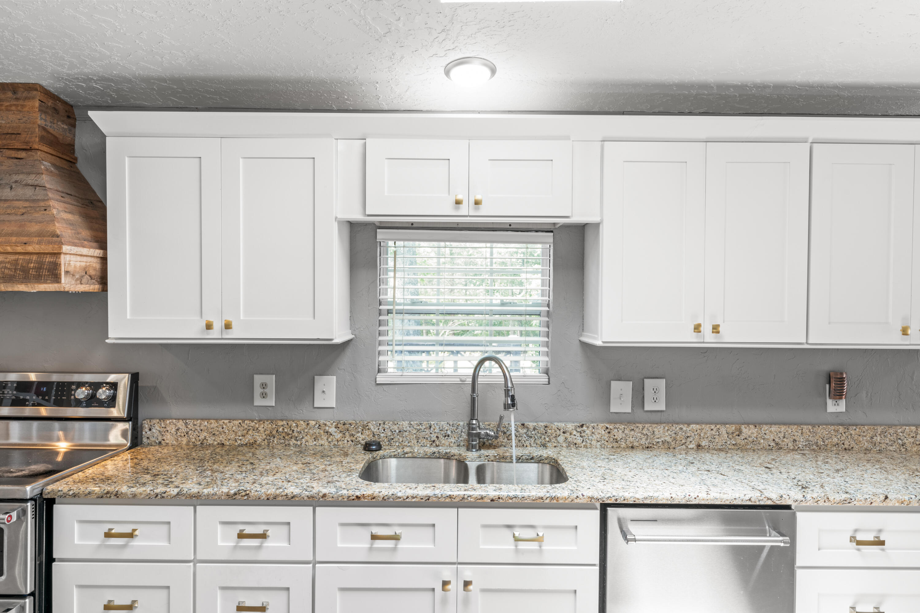 44 Bittersweet Circle Property Photo 12