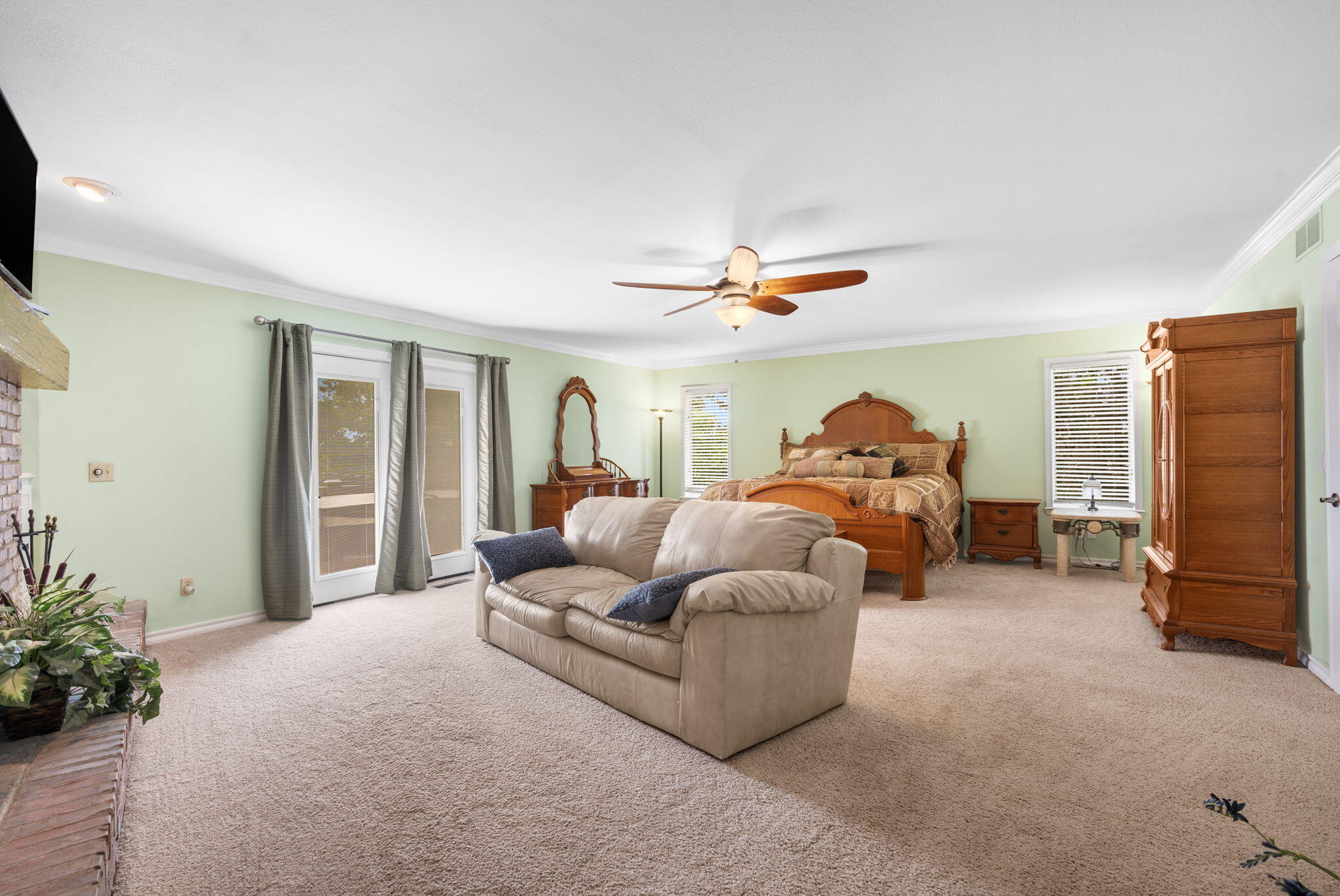 12 Woodland Court Property Photo 34