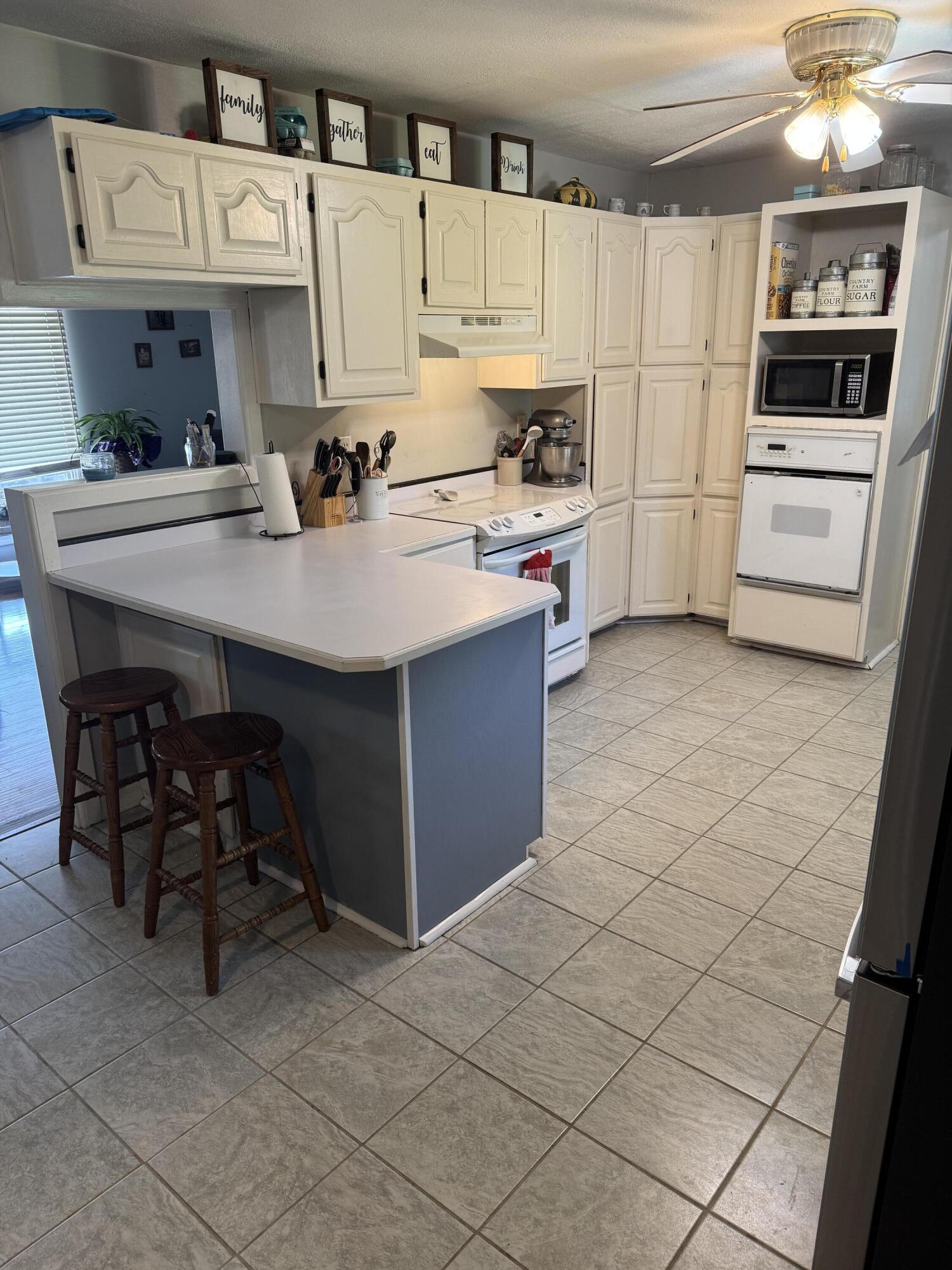 9153 N Highway Property Photo 4