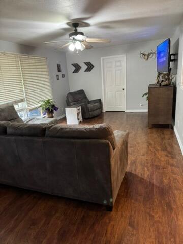 9153 N Highway Property Photo 6