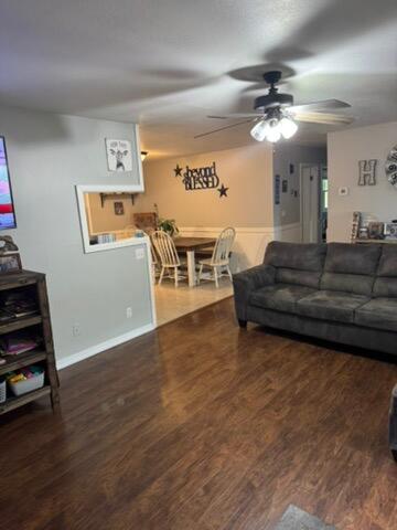 9153 N Highway Property Photo 9