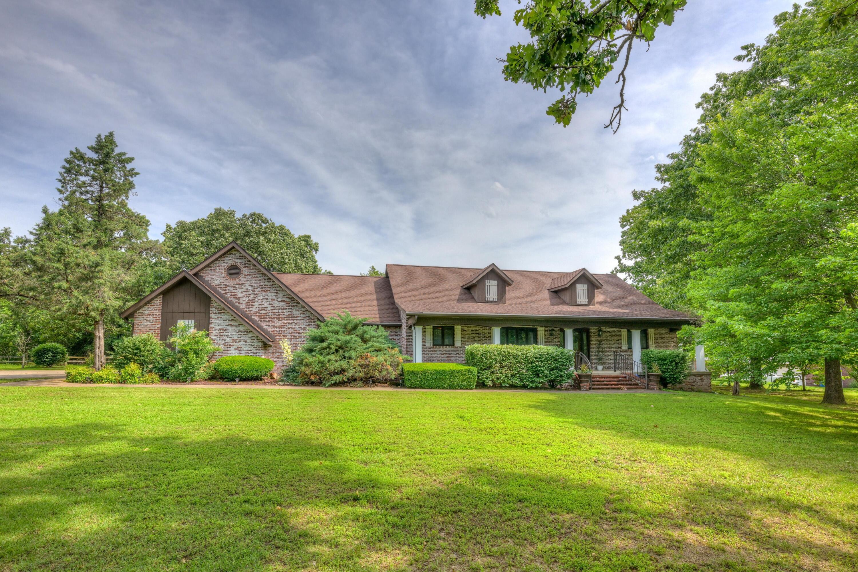 1330 Stoneledge Lane Property Photo 1