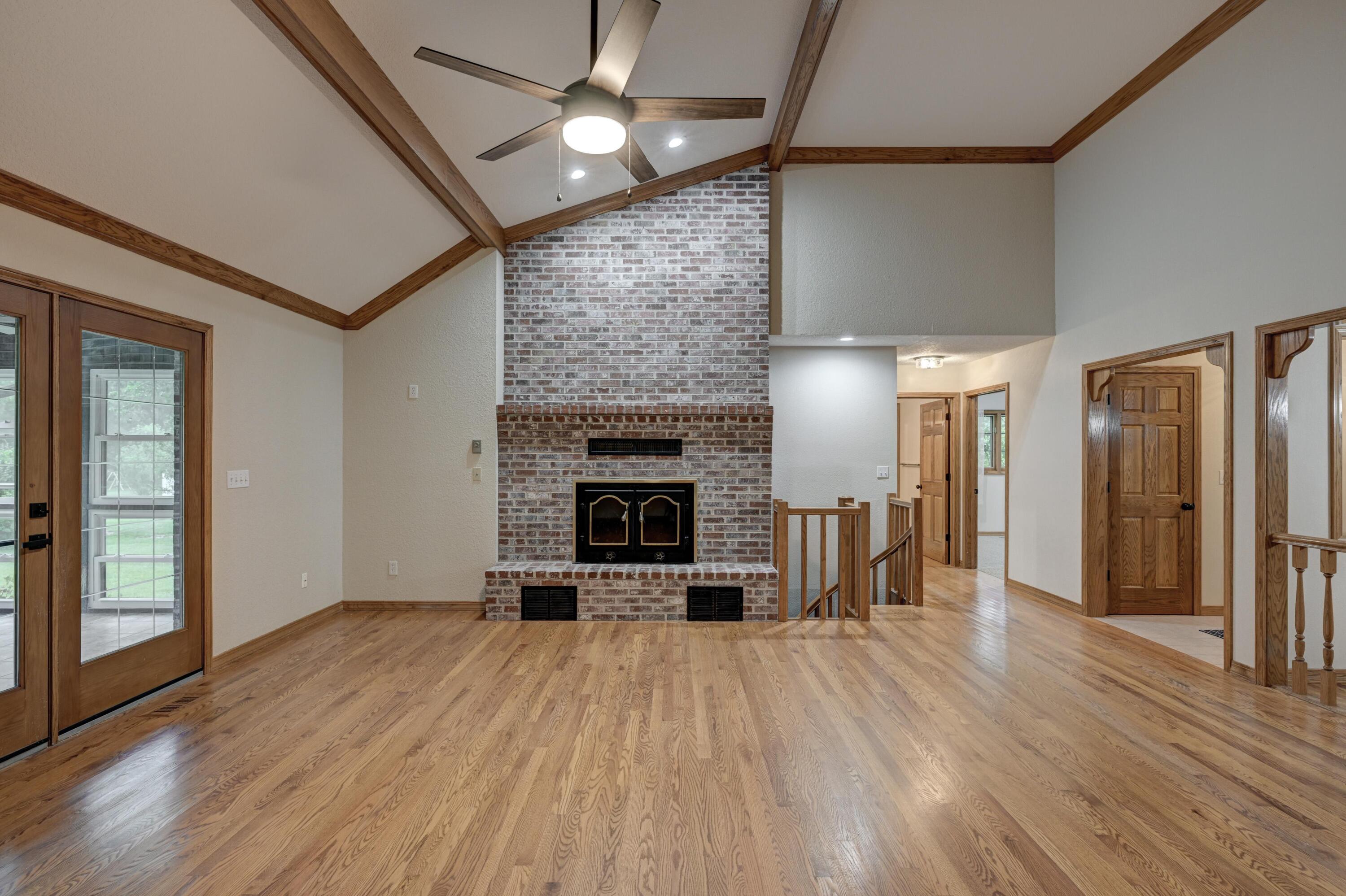 1330 Stoneledge Lane Property Photo 8