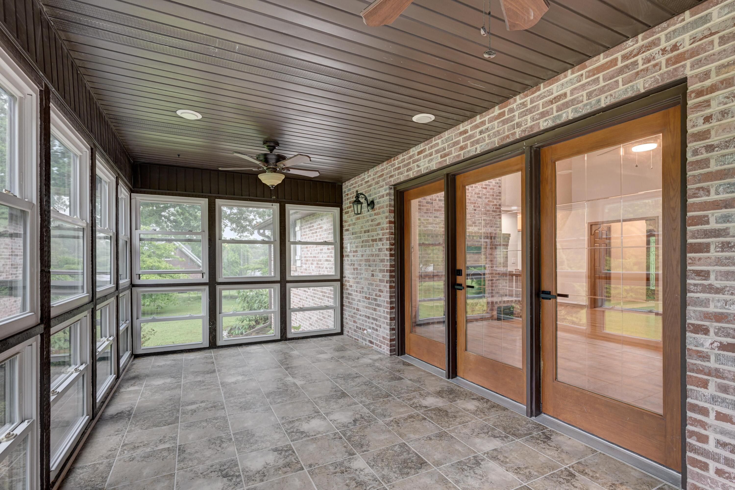 1330 Stoneledge Lane Property Photo 30