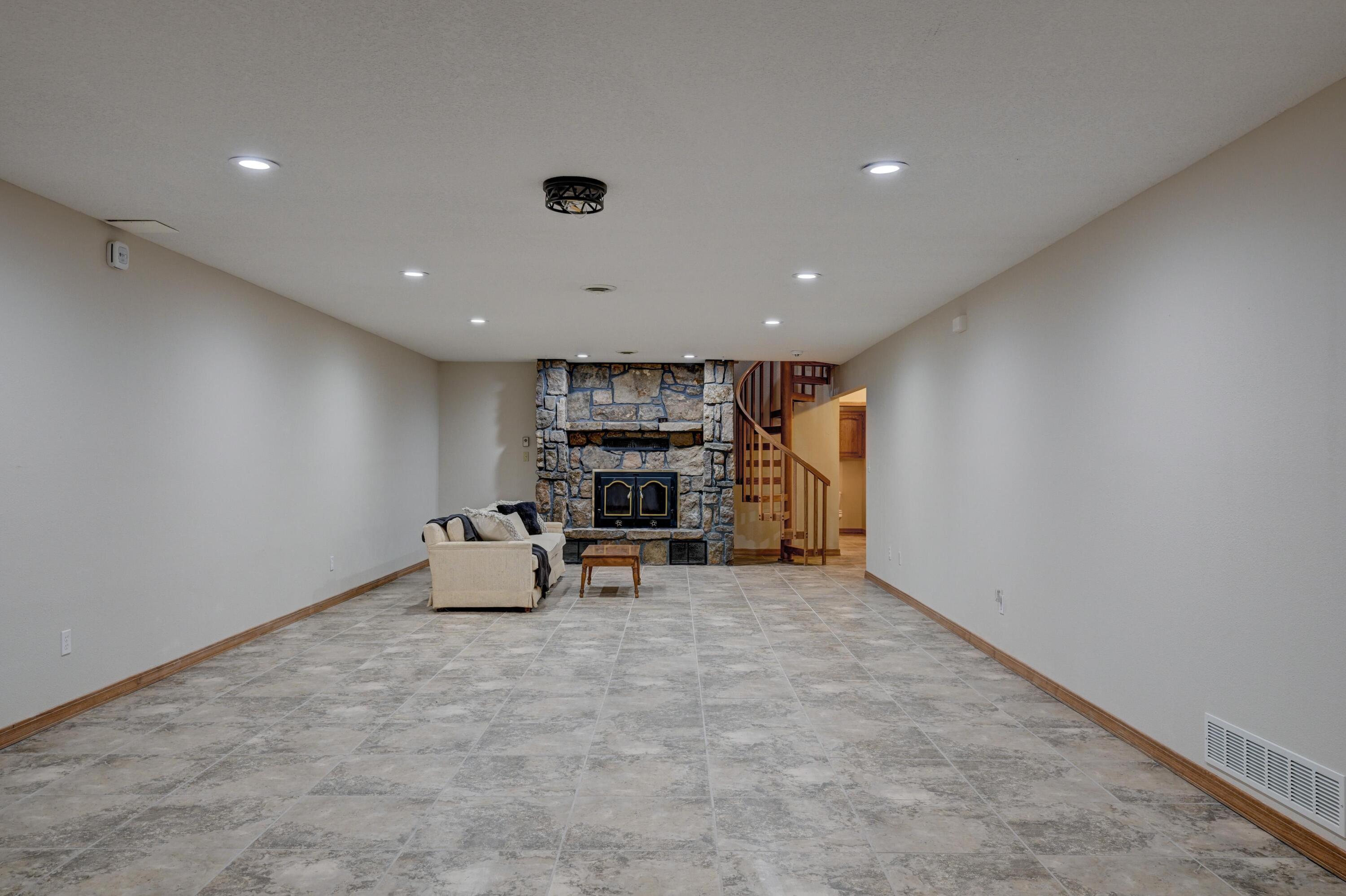 1330 Stoneledge Lane Property Photo 45