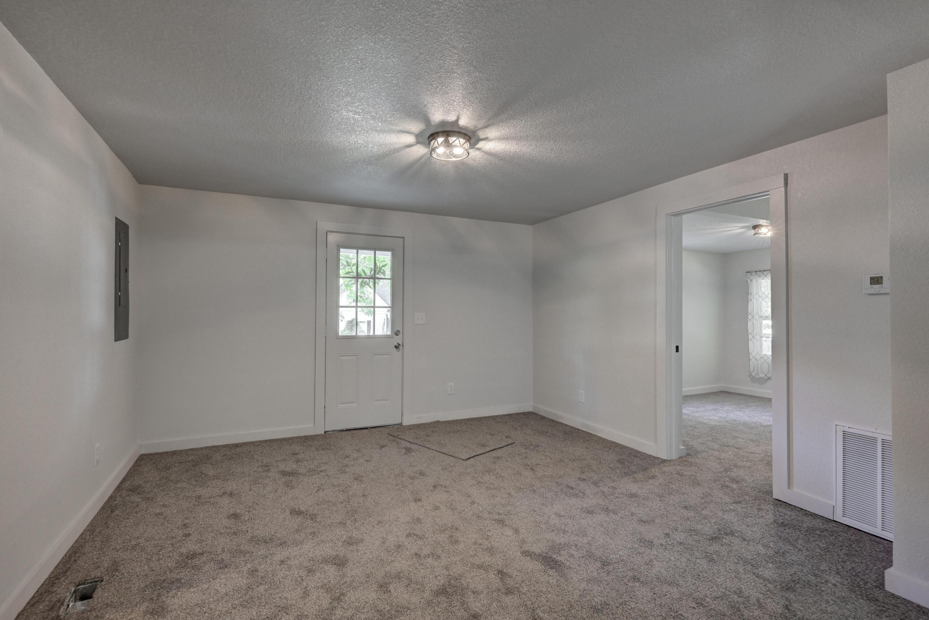 333 West Hill Street Property Photo 5