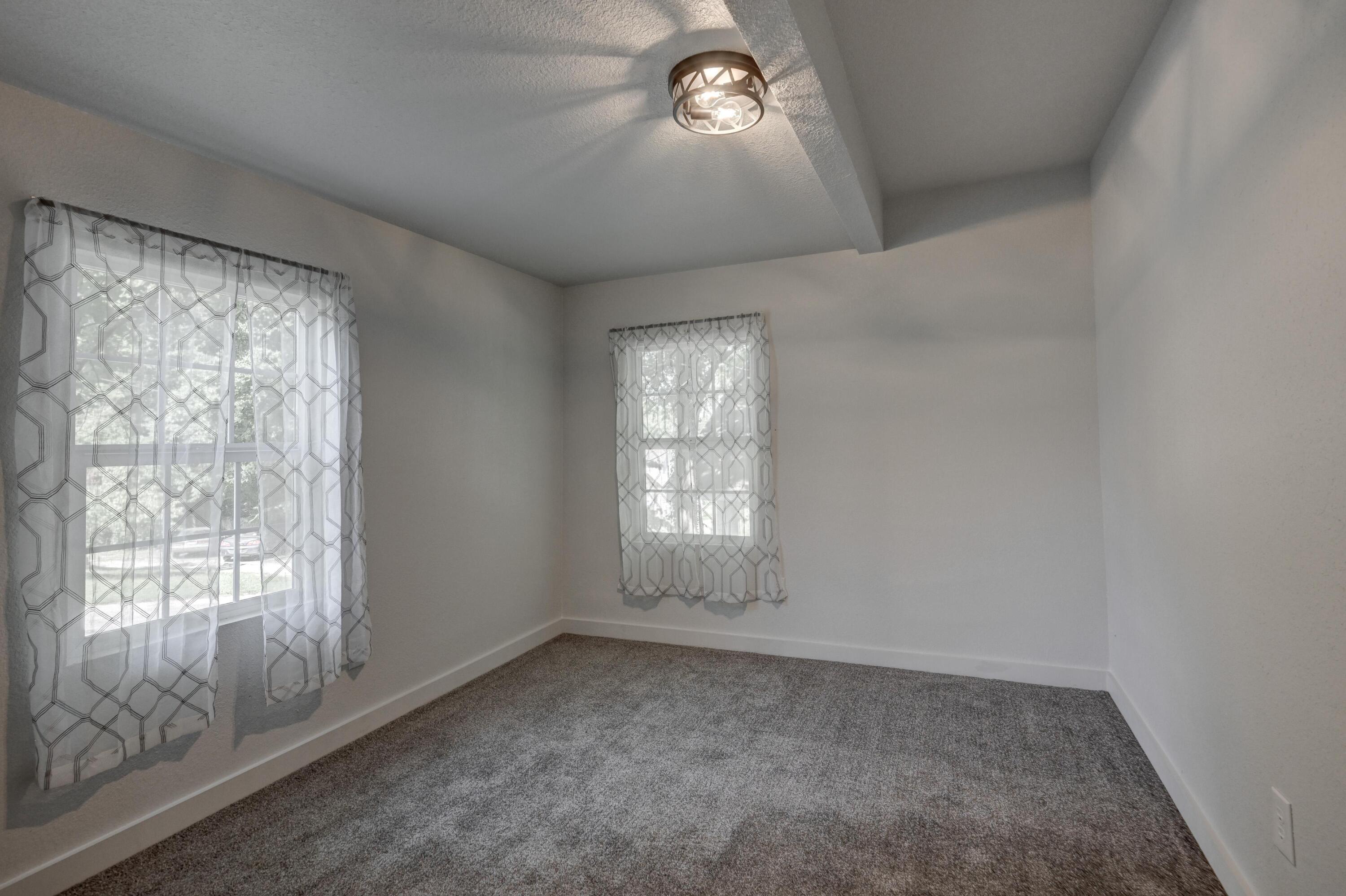 333 West Hill Street Property Photo 15
