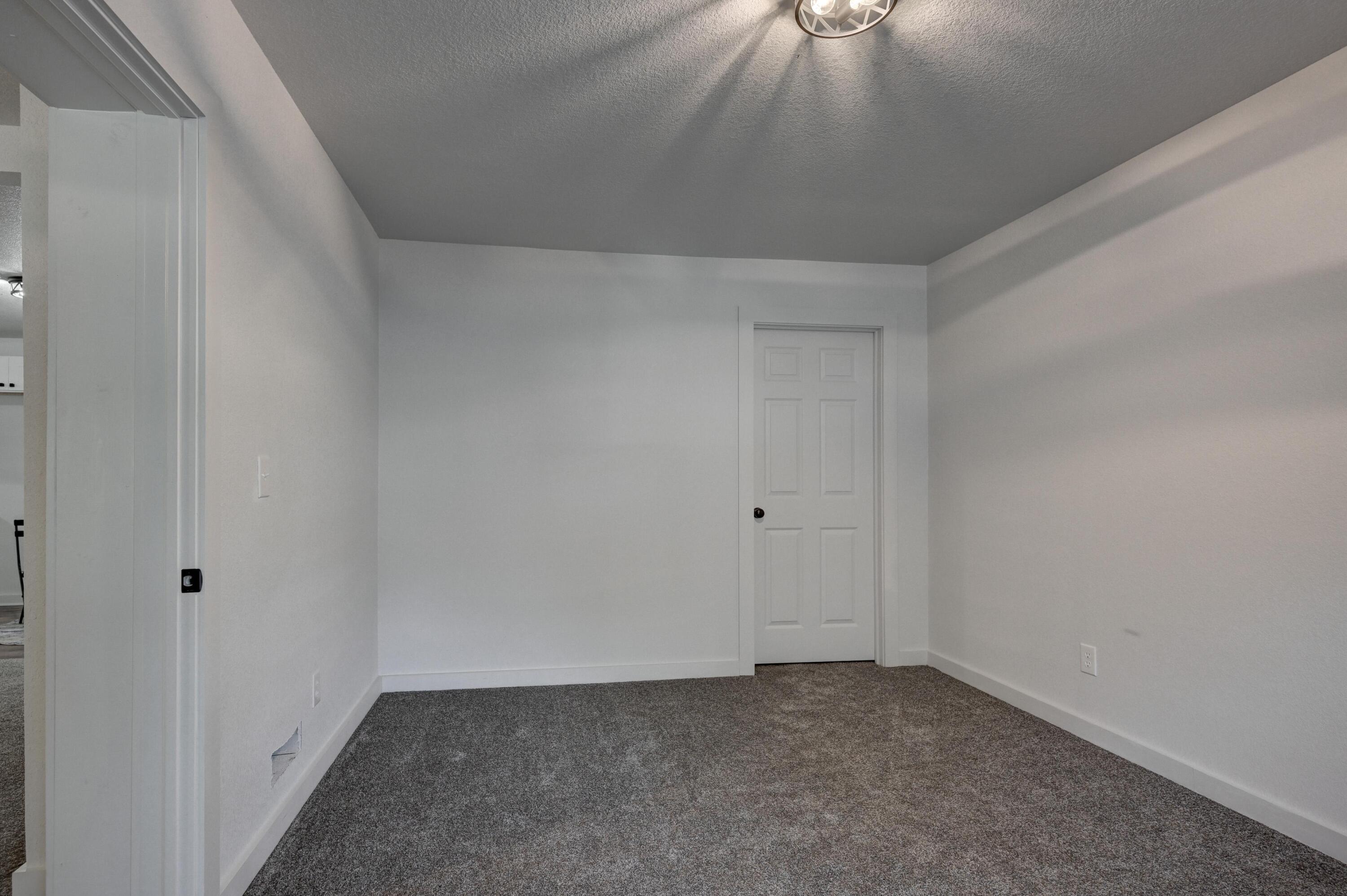 333 West Hill Street Property Photo 19