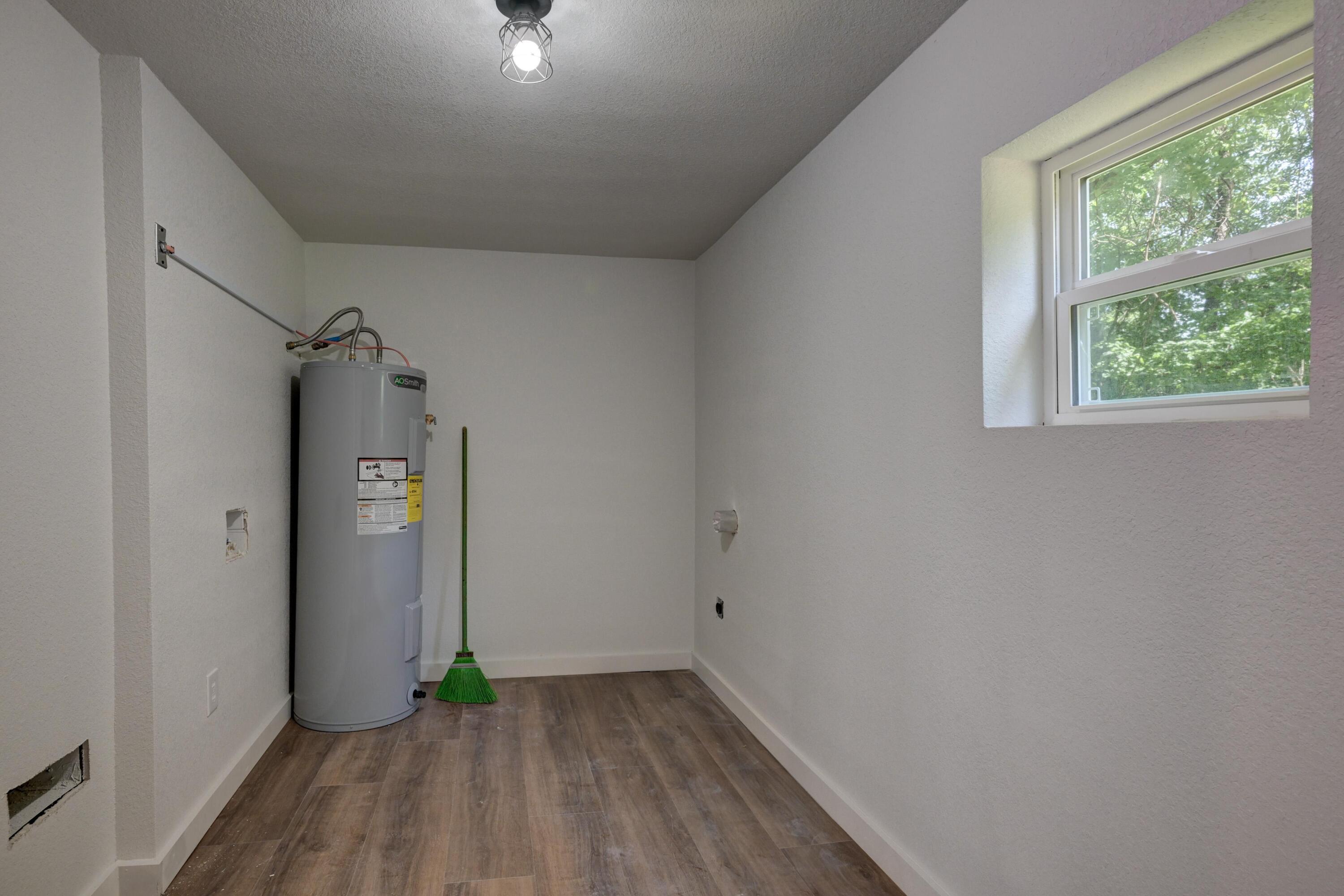 333 West Hill Street Property Photo 25
