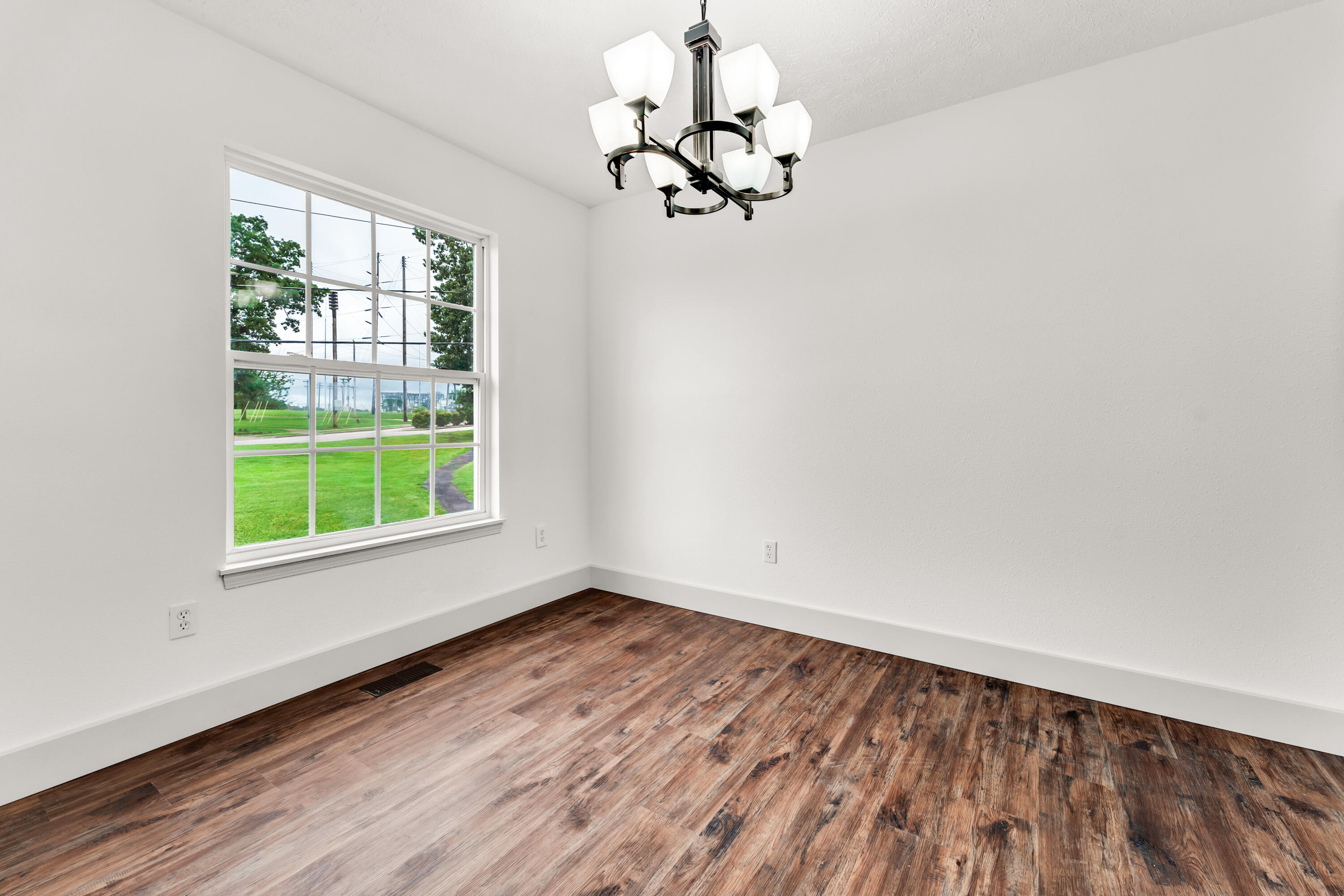524 West Woodbine Road Property Photo 9